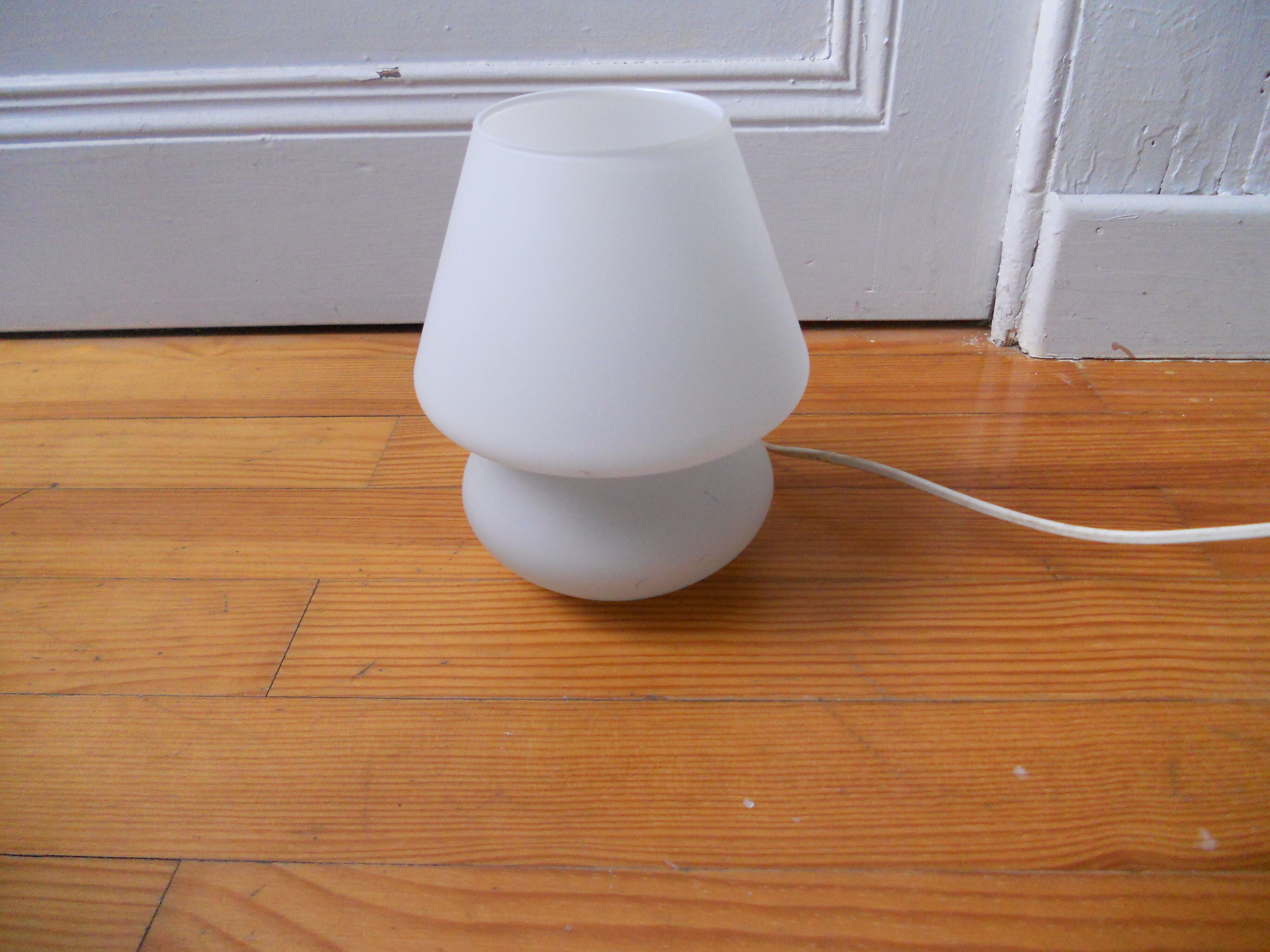 80s glass mushroom lamp