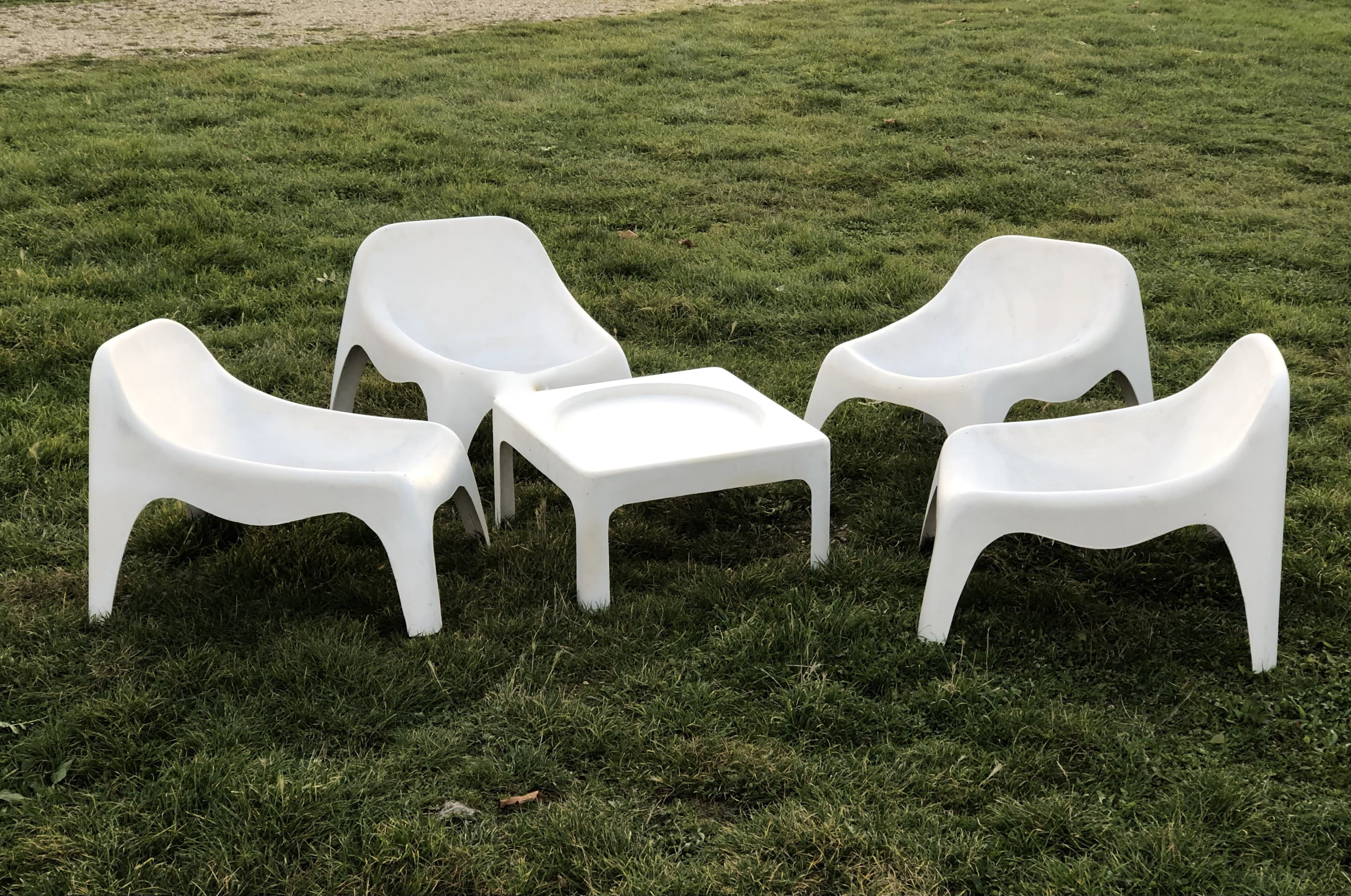 Garden set, 4 armchairs and 1 coffee table