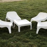 Salon de jardin avec 4 fauteuils et 1 table basse