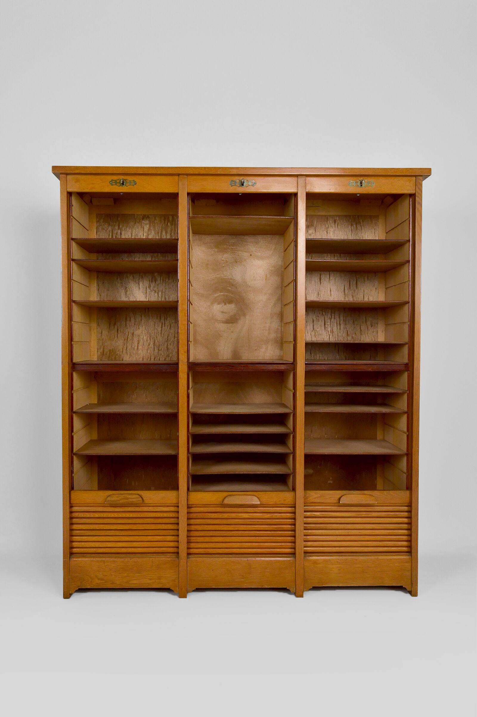Large notary furniture with curtains by G.M. Radia, circa 1920