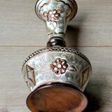 Decorative handcrafted vase in chiseled copper - Floral motifs - Orient / India