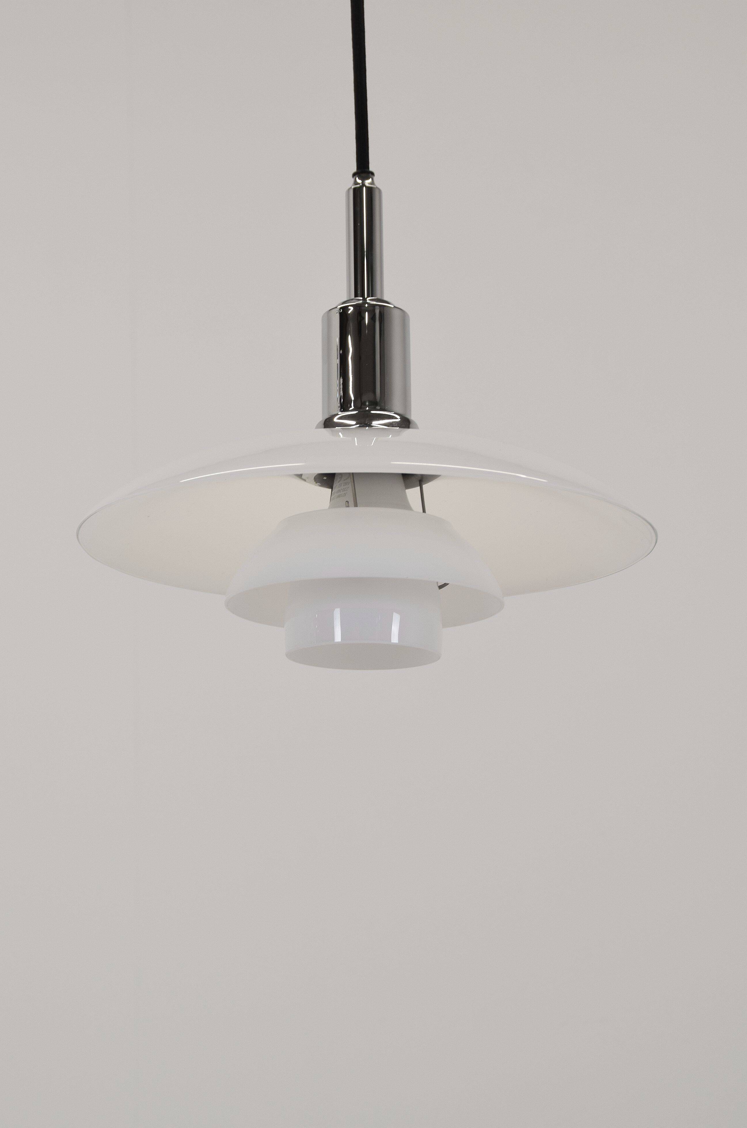 Danish pendant lamp PH 3/2 designed by Poul Henningsen for Louis Poulsen