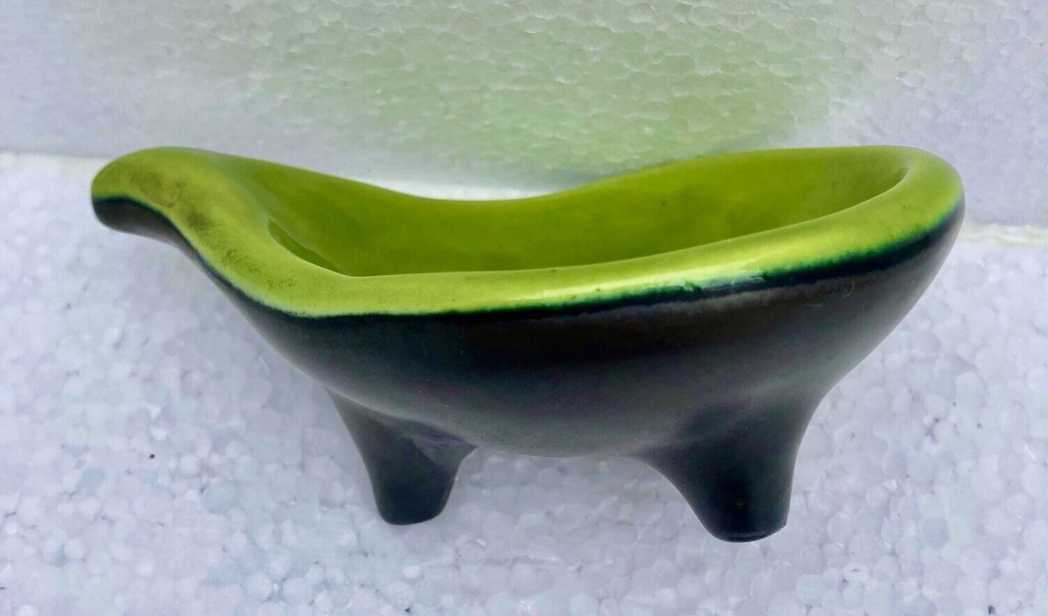 Empty ceramic pocket free form