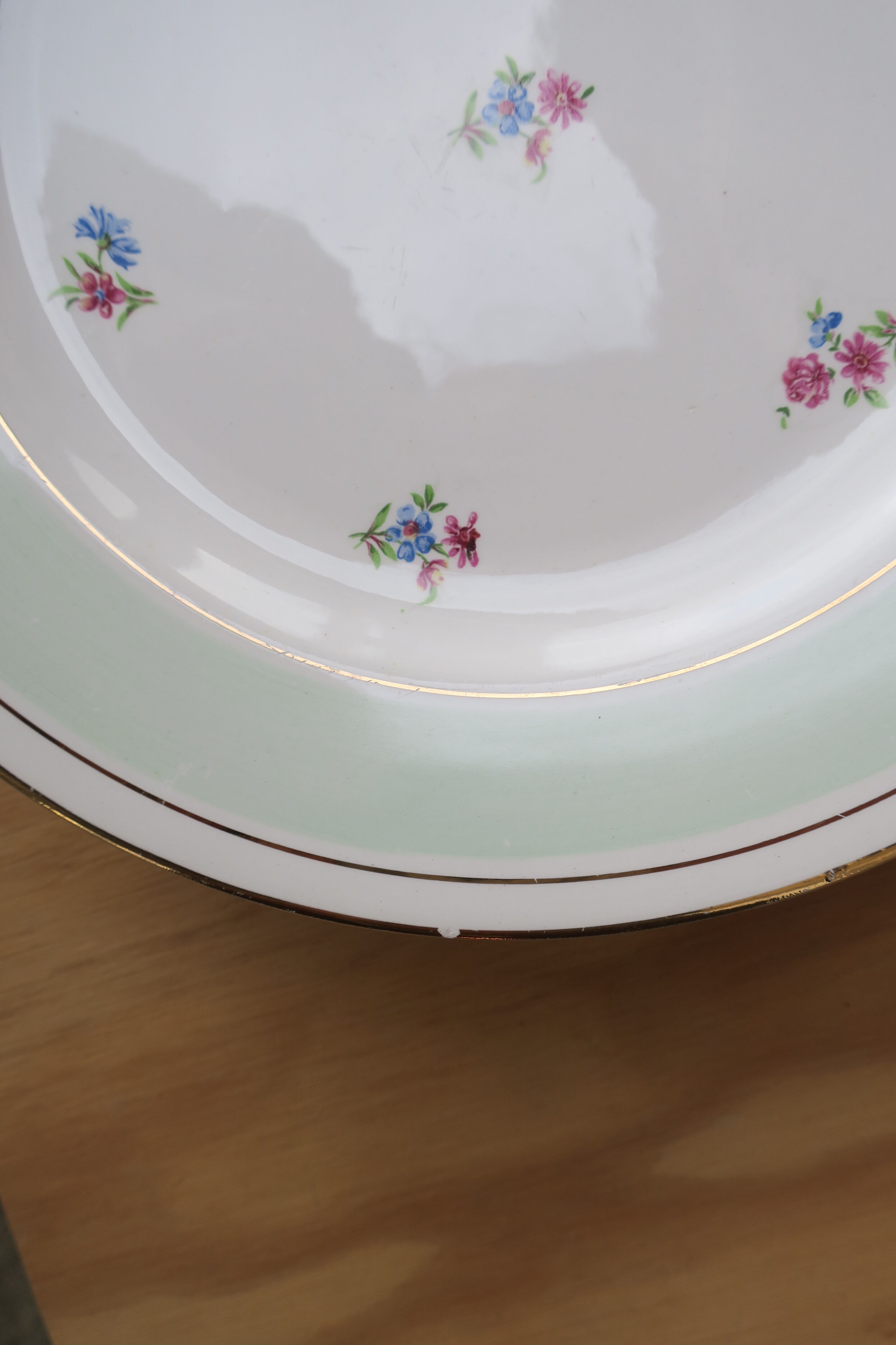 6 plates old flowery flats edge mint
