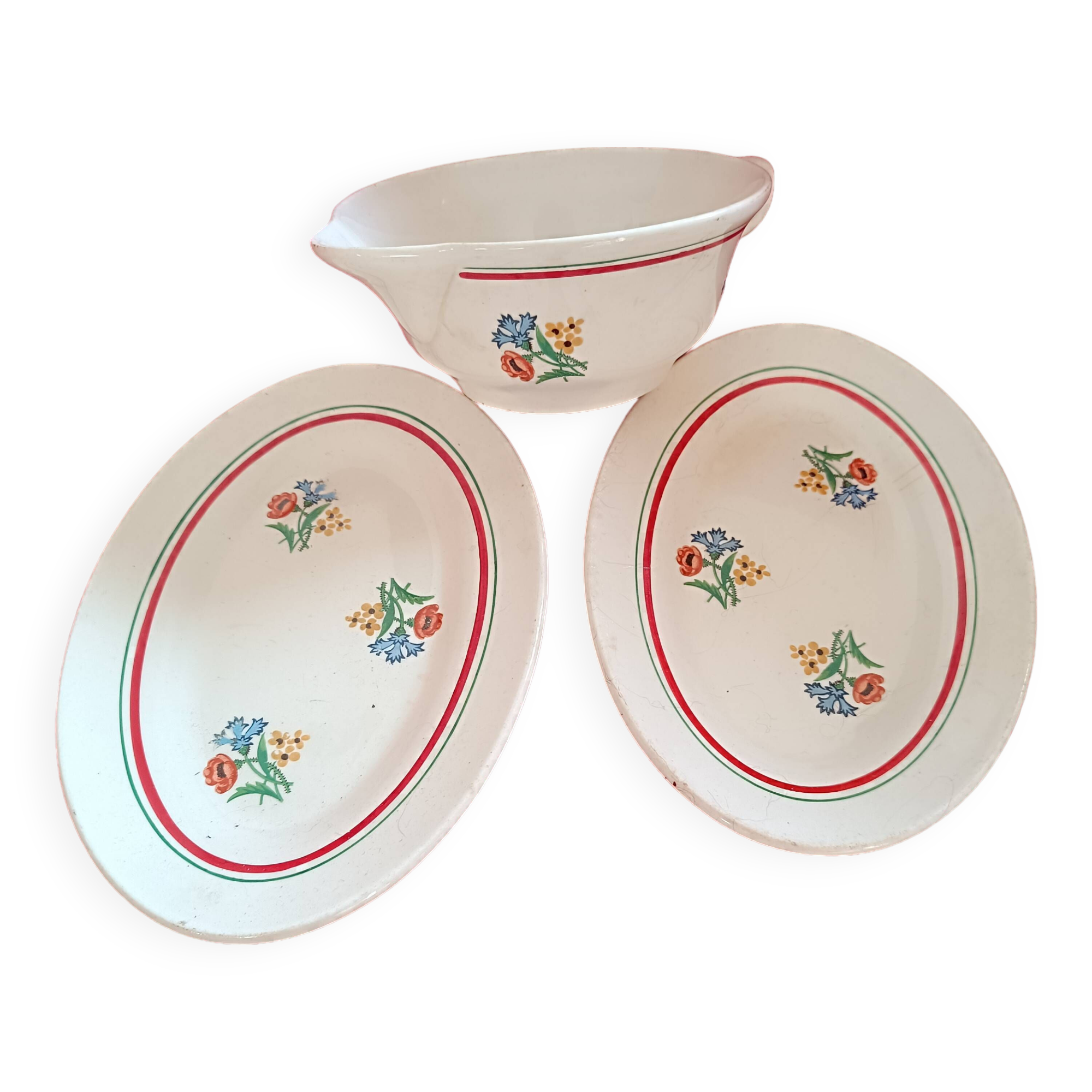 1 sauce boat +2 bowls. Gien.