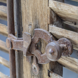 Ancienne paire de volets bois, château XlXème