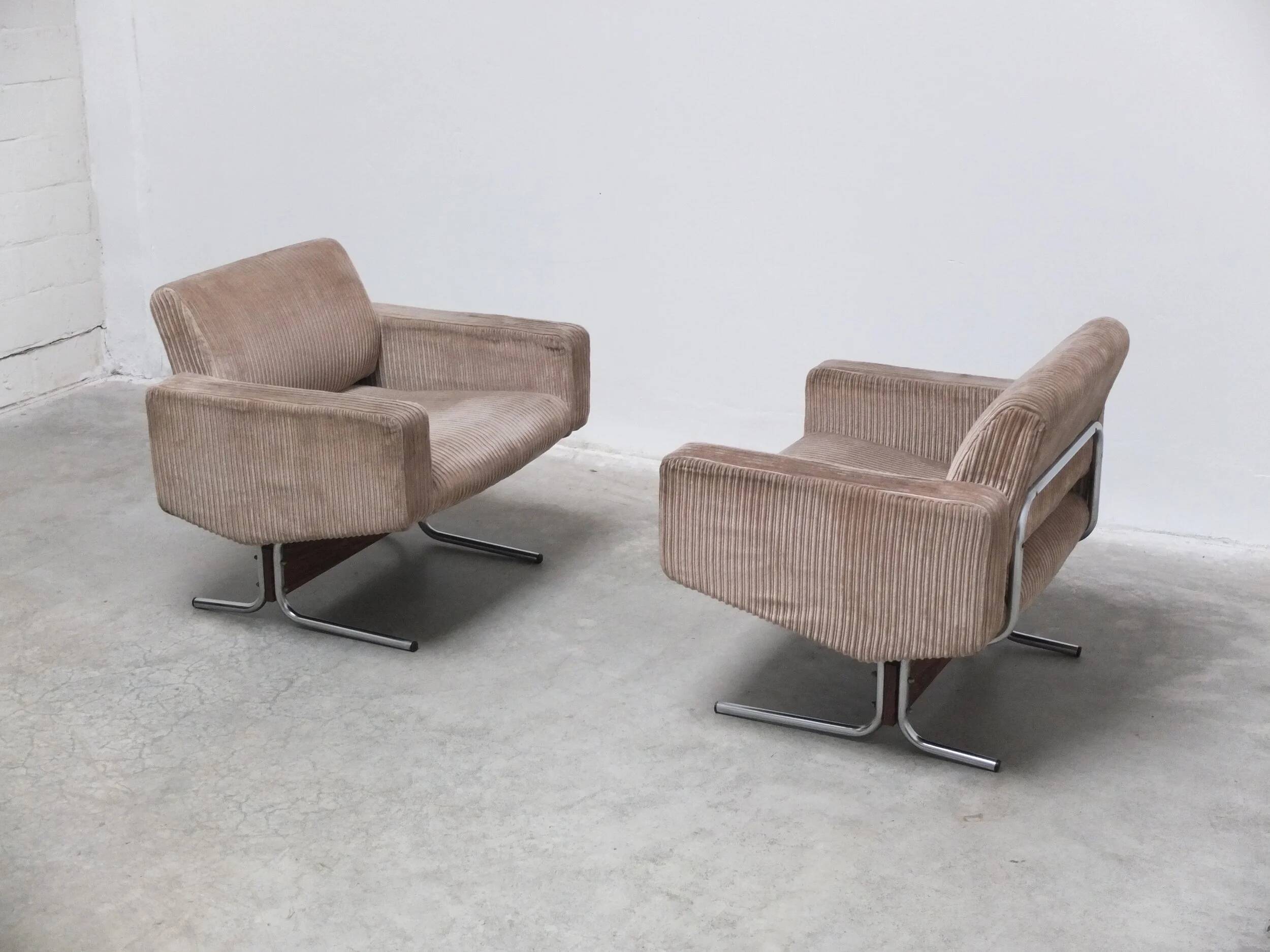 Pair of 'Caracas' lounge chairs by Pierre Guariche for Meurop, 1967