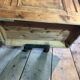 Bureau d’un maître d’école et sa chaises