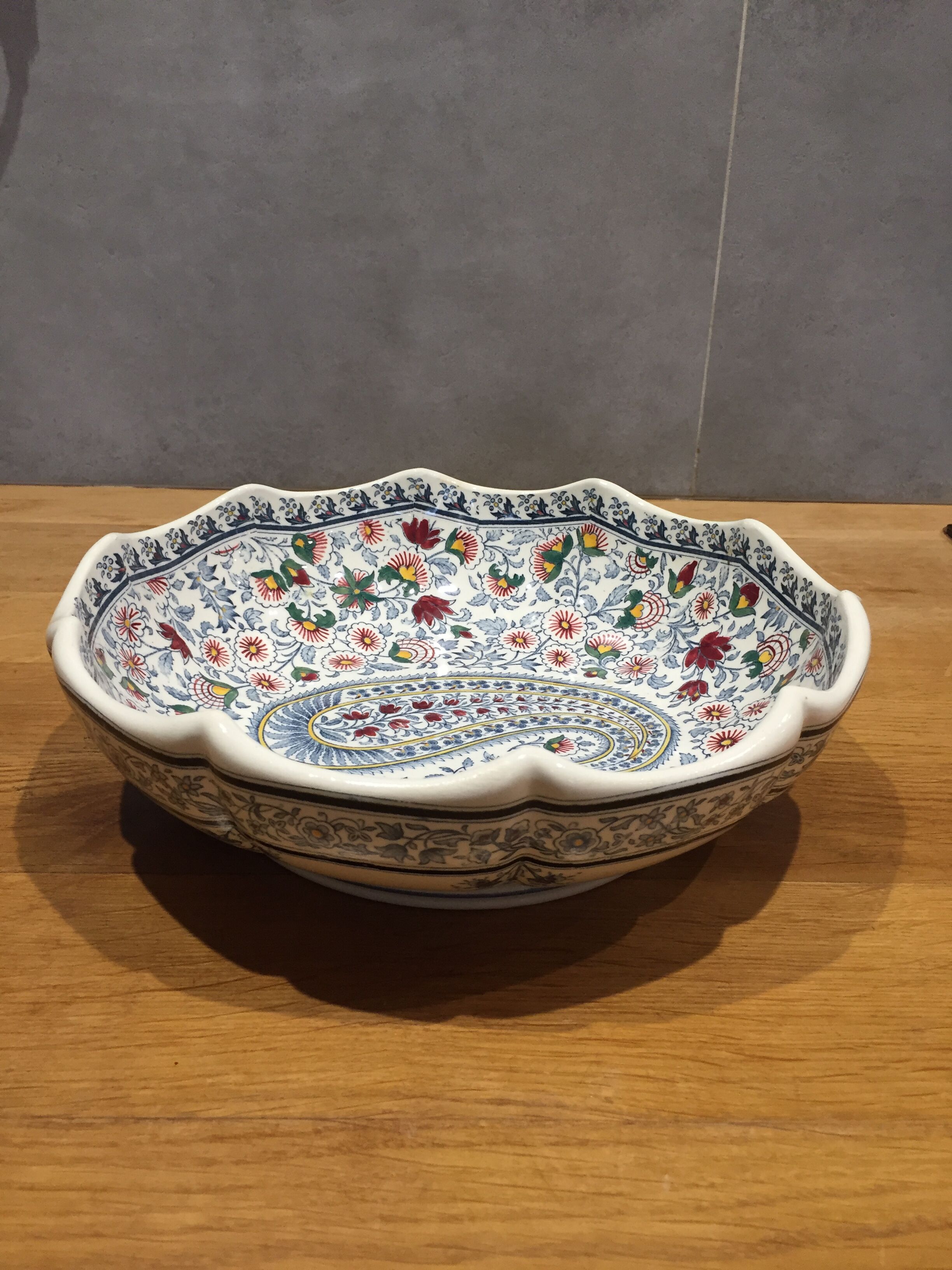 Earthenware dish by Gien cashmere motifs