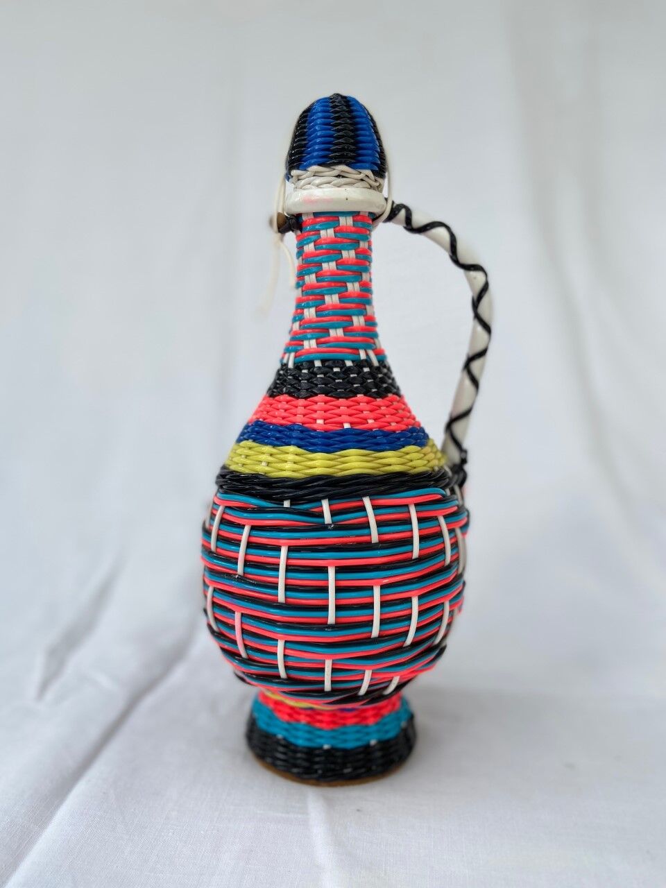 Multicolored scoubidou bottle with cap