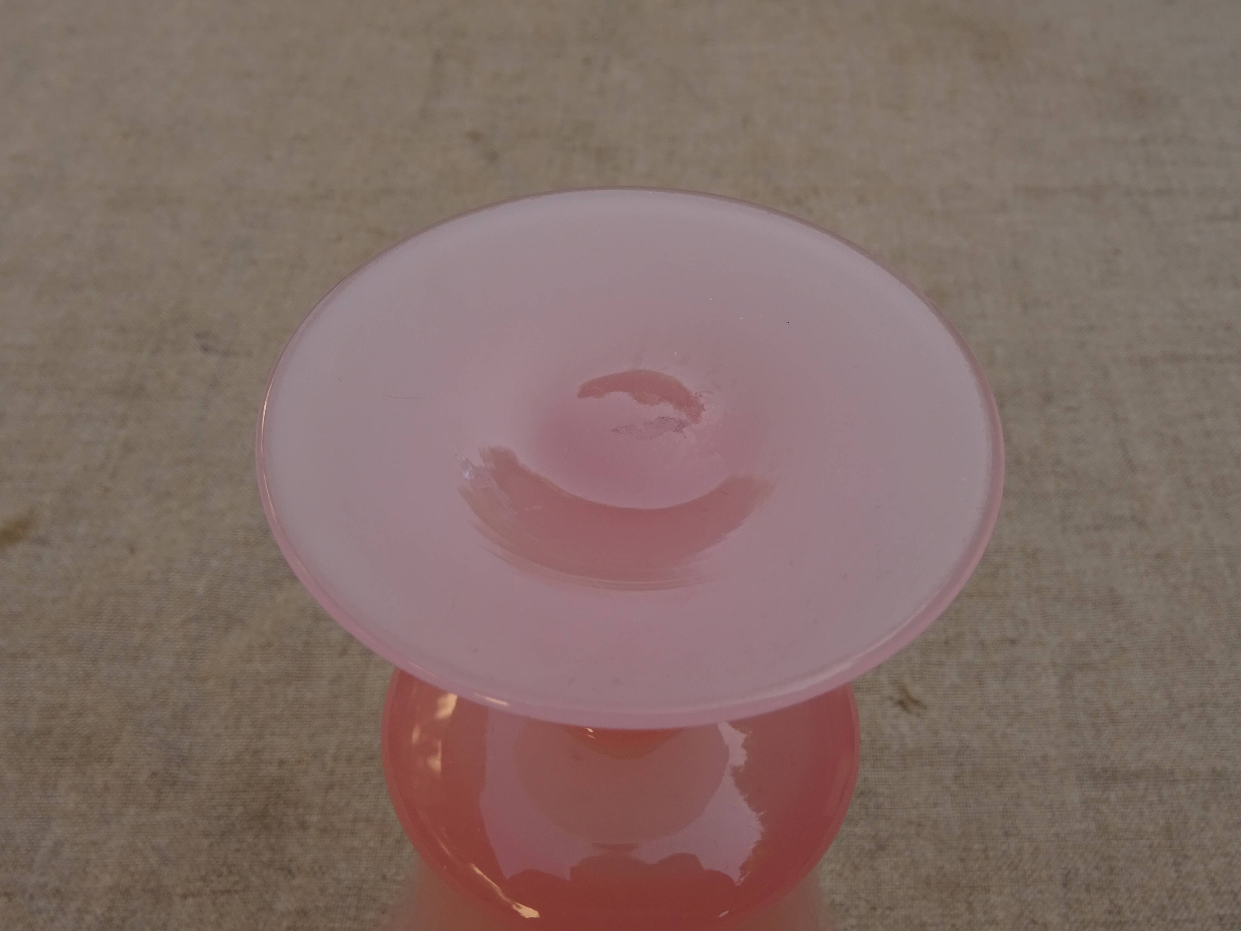 Vase vintage en opaline rose ht 16,8 cm   ref 2019/17