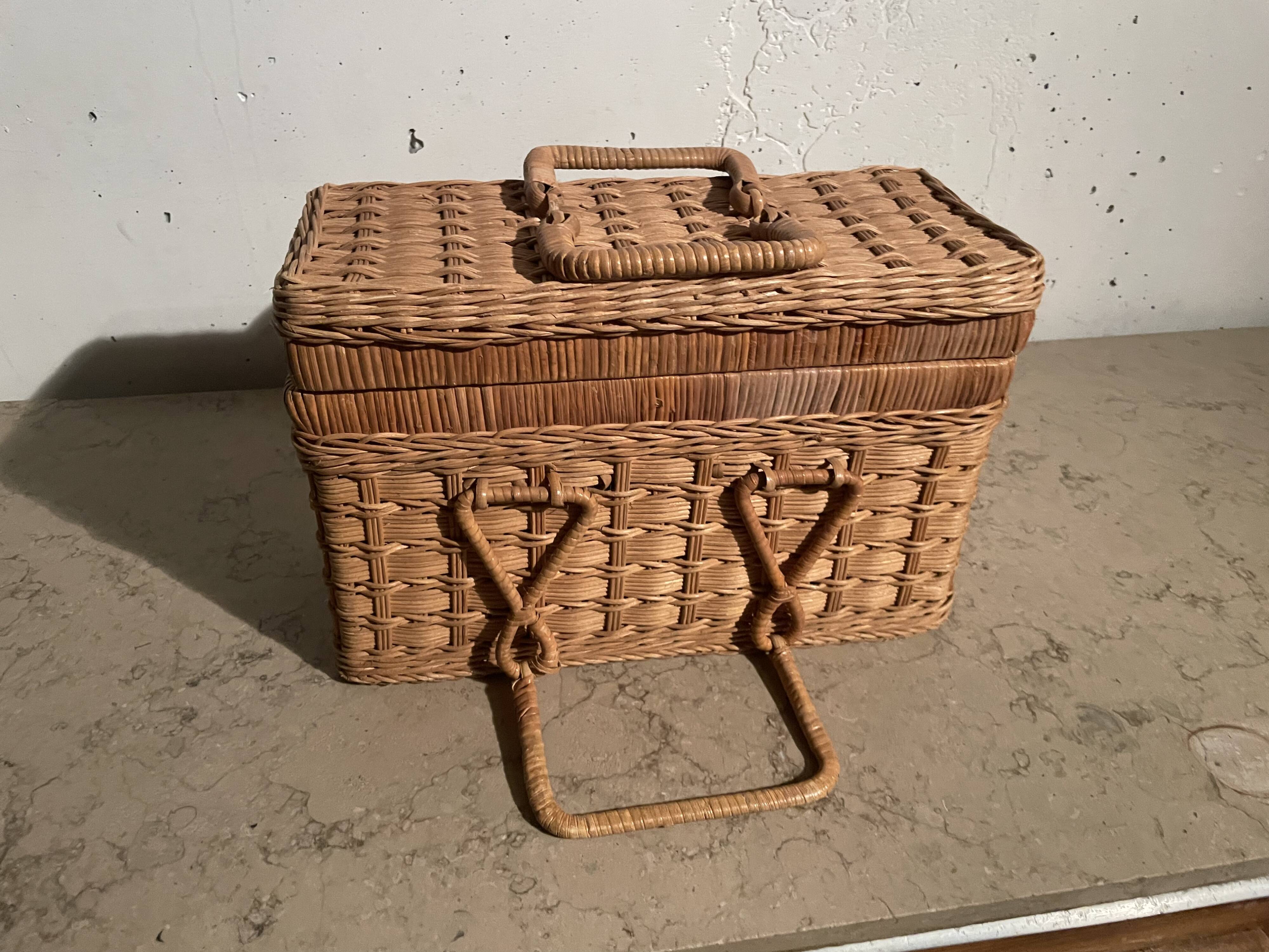Mallette en rotin années 60