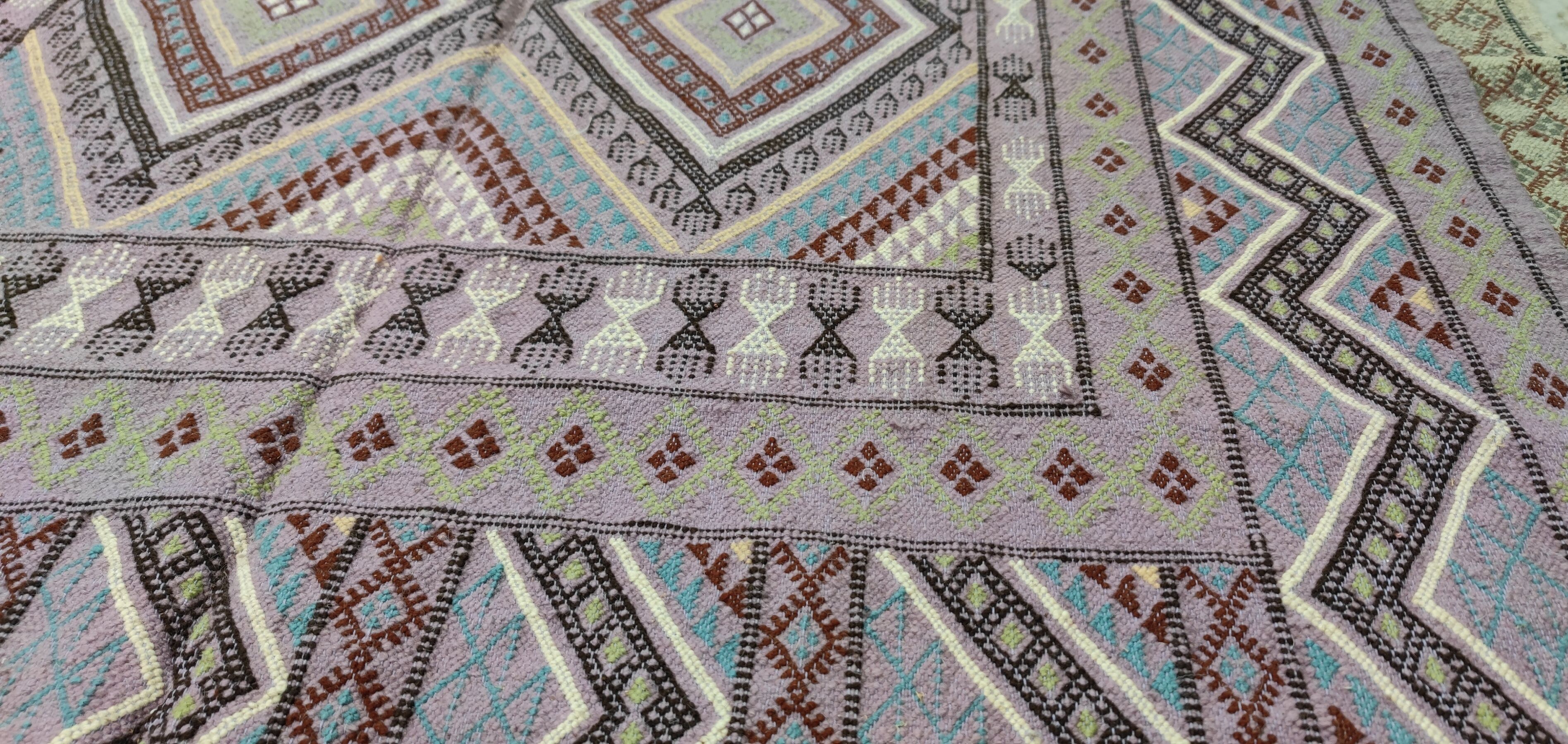 Handmade margoum rug in natural wool