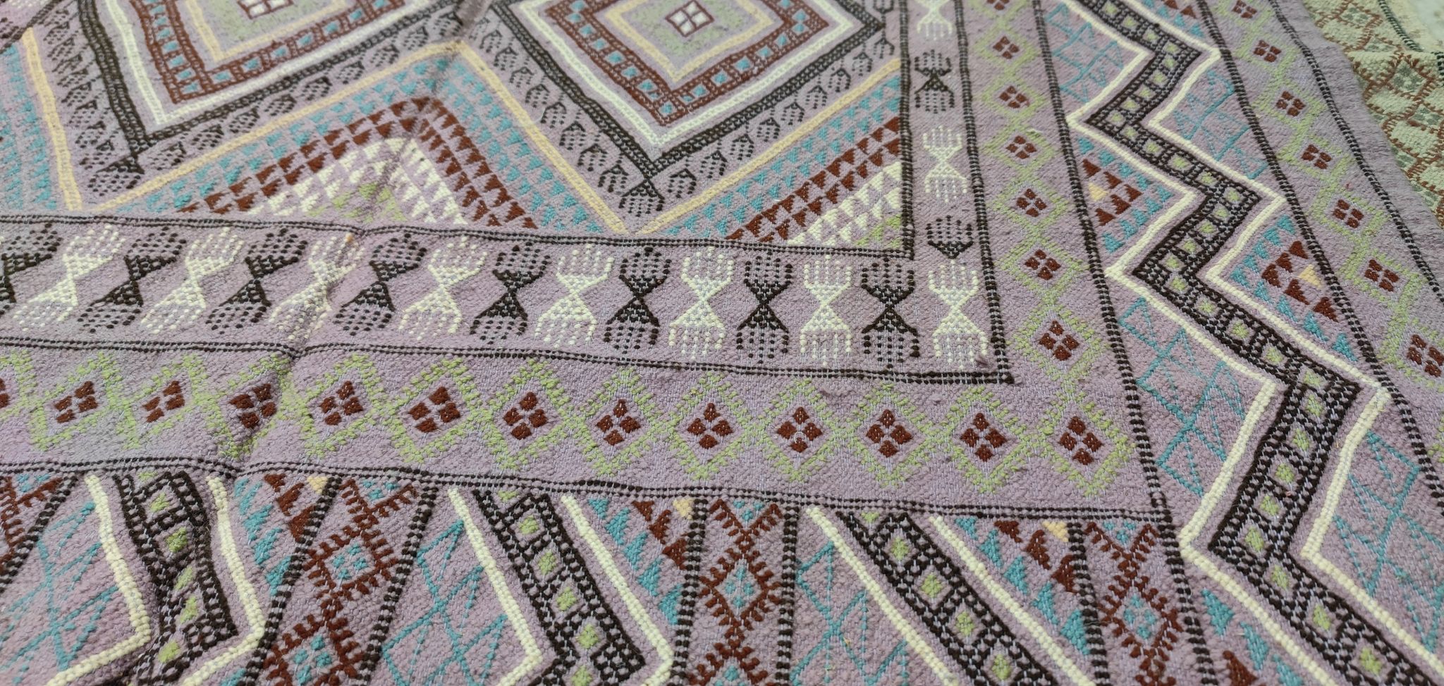 Tapis margoum fait main en laine naturelle