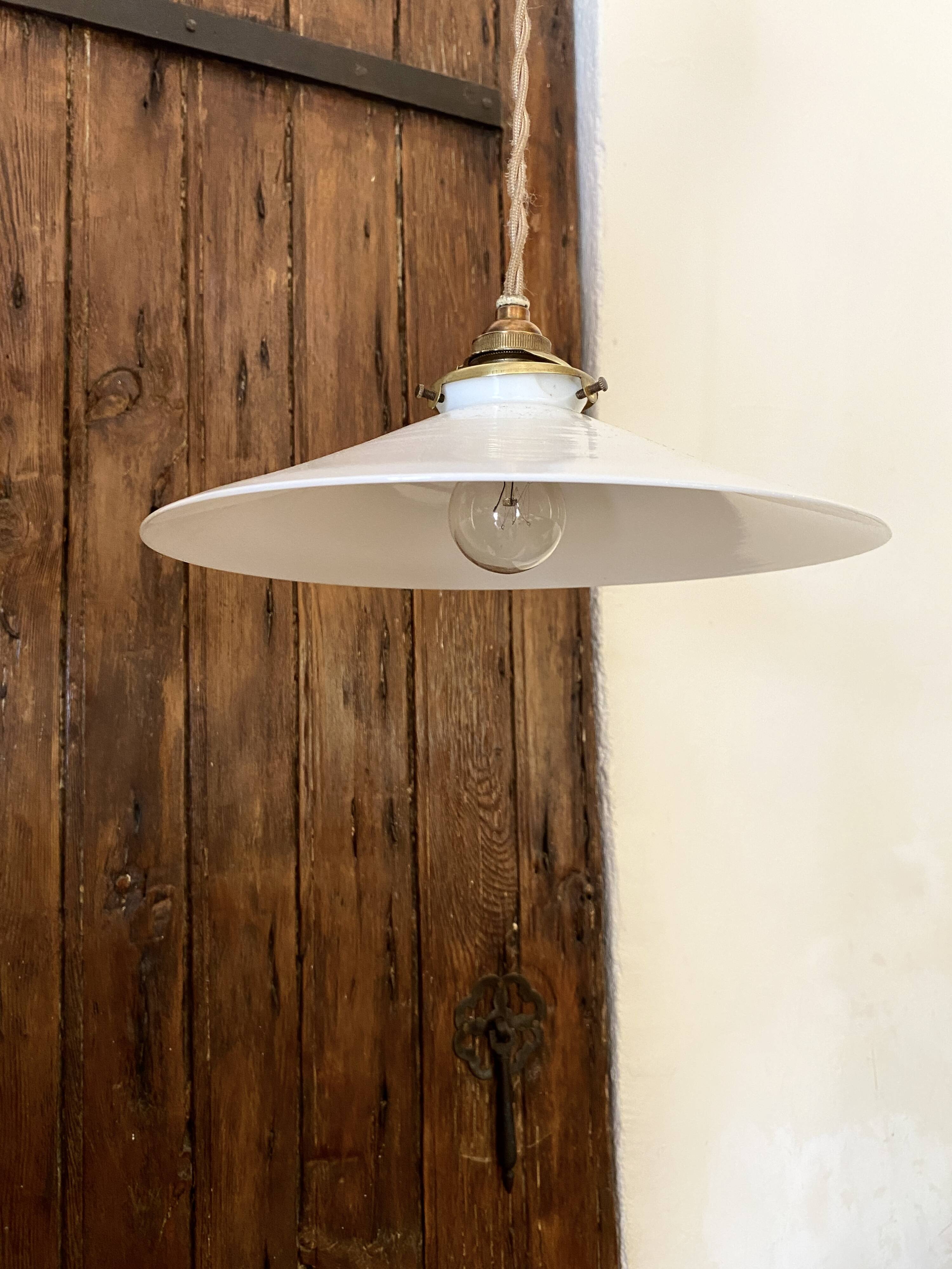 Suspension en opaline