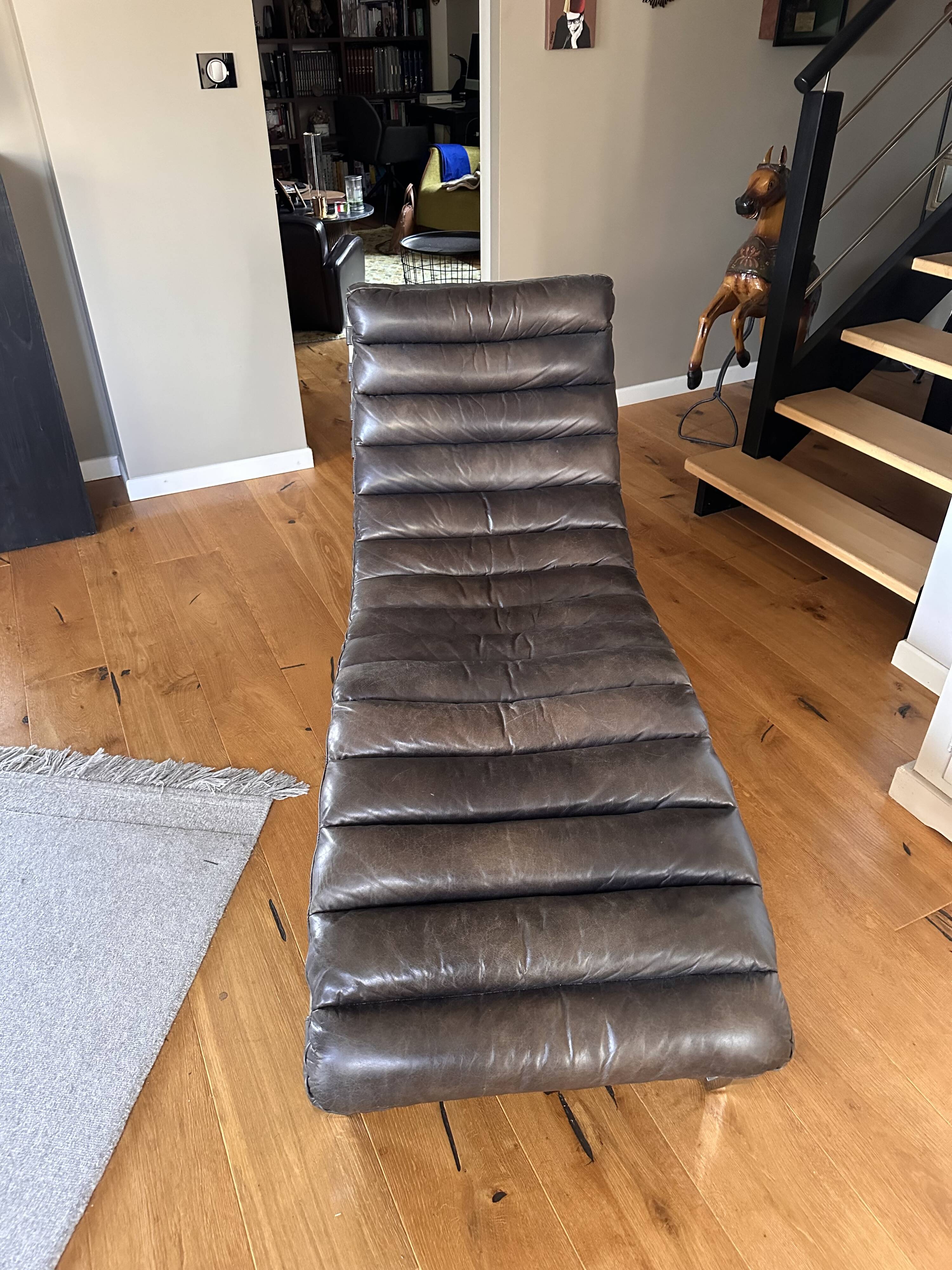 Fauteuil, chaise longue en cuir