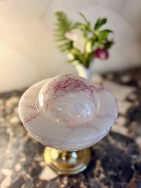 Small Art Deco lamp from the 1930s in marbled opaline.