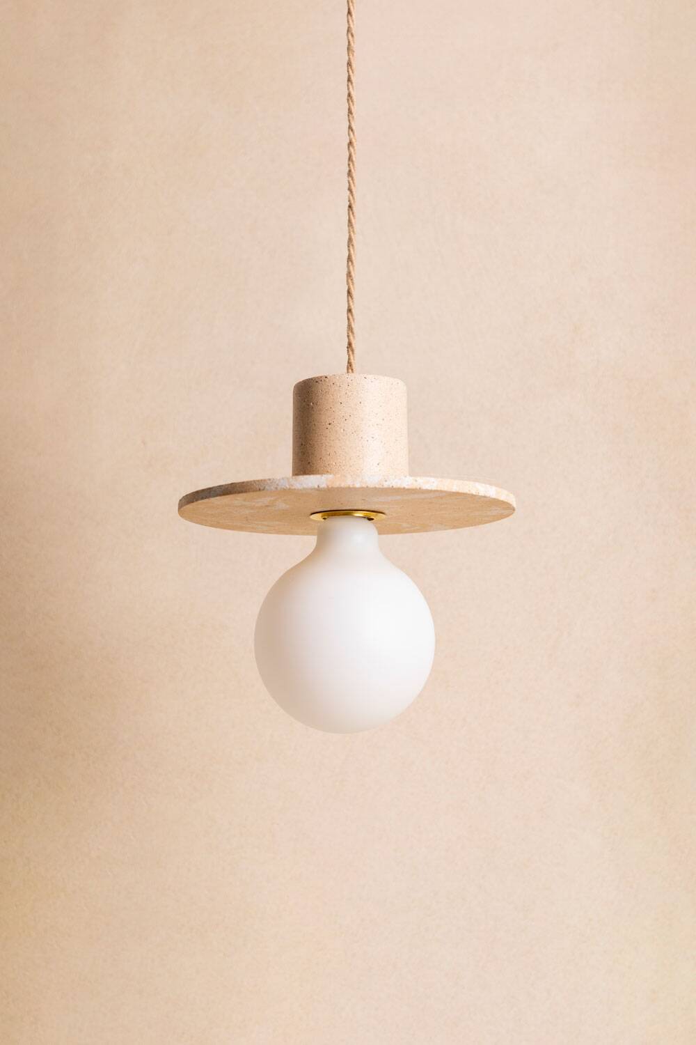 Alba suspension in mixed beige concrete