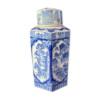 Chinese porcelain tea box