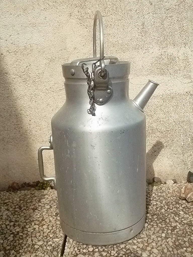 Milk canister