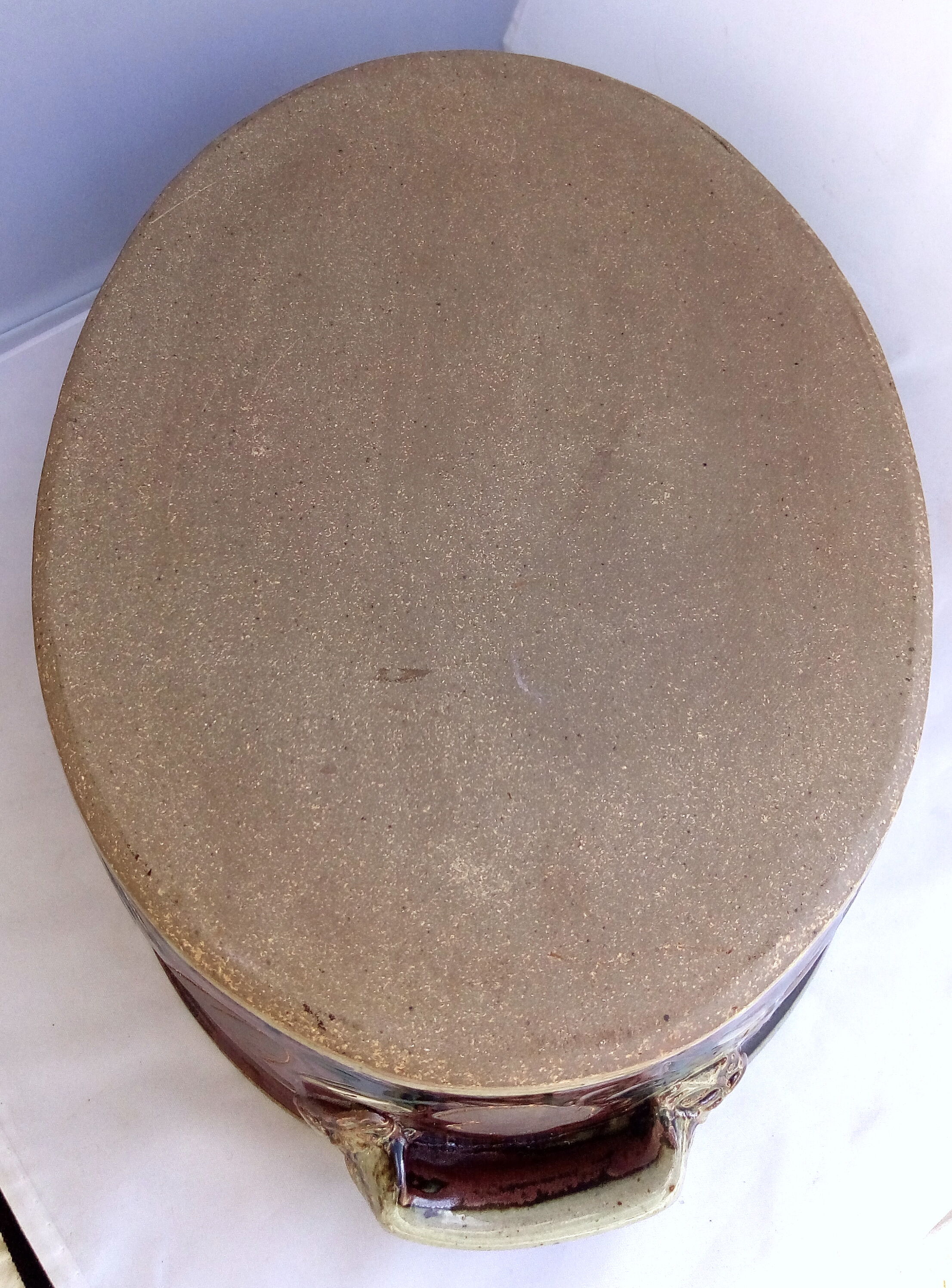 XXL dish in eggplant sandstone adorned with fruit
