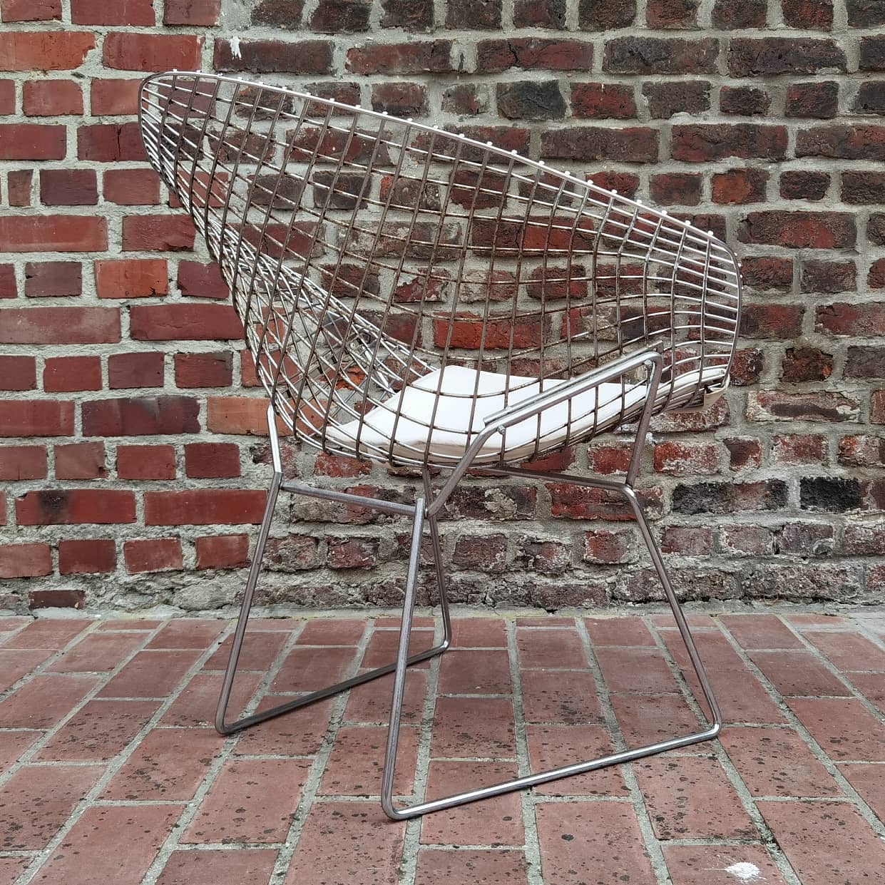Diamond armchair by Harry Bertoia for Knoll