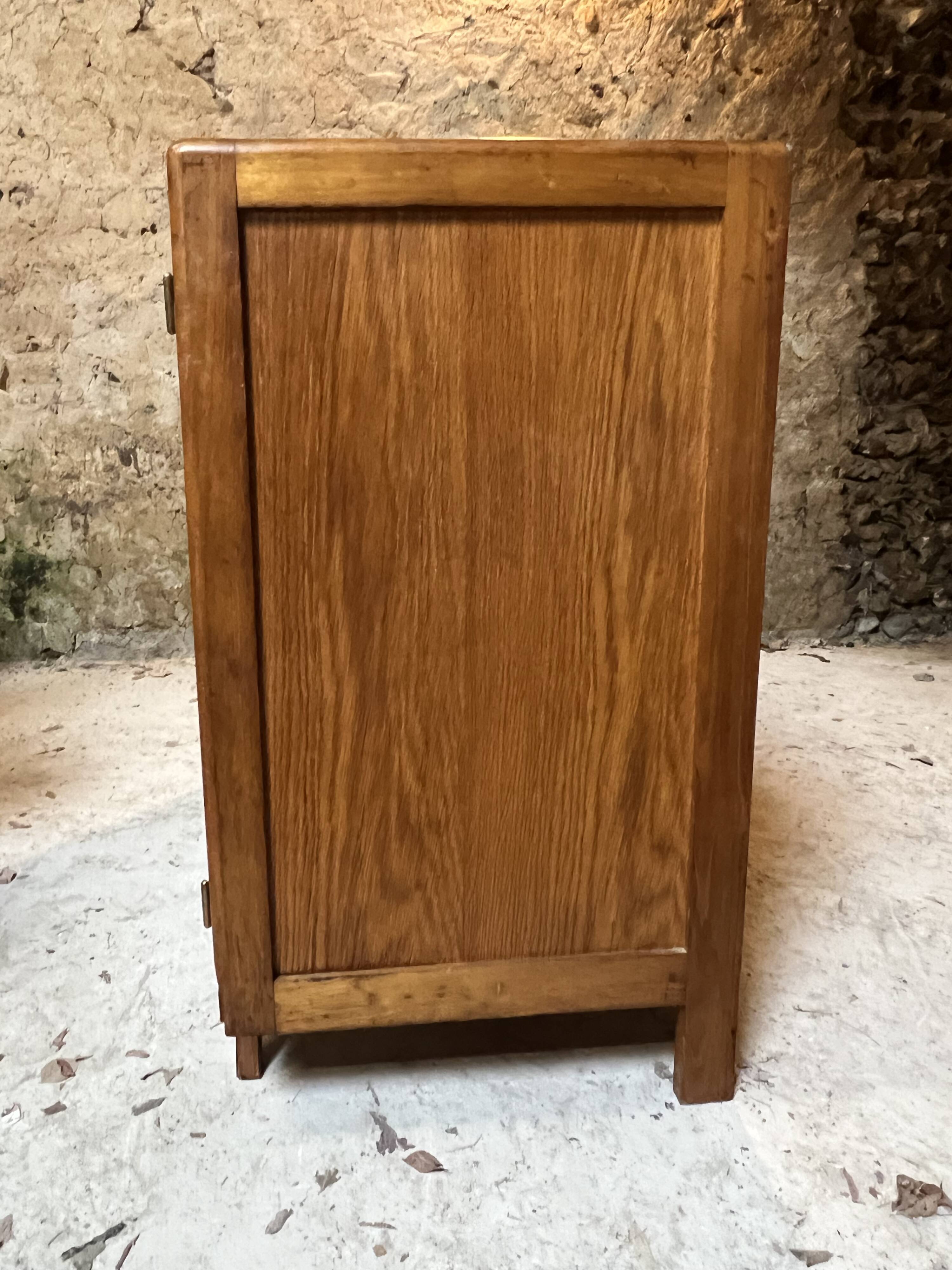 Compass feet chest of drawers