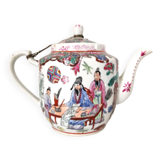 Chinese porcelain teapot flower characters