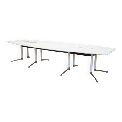 Table de conférence danoise par Paul Leroy, 2016