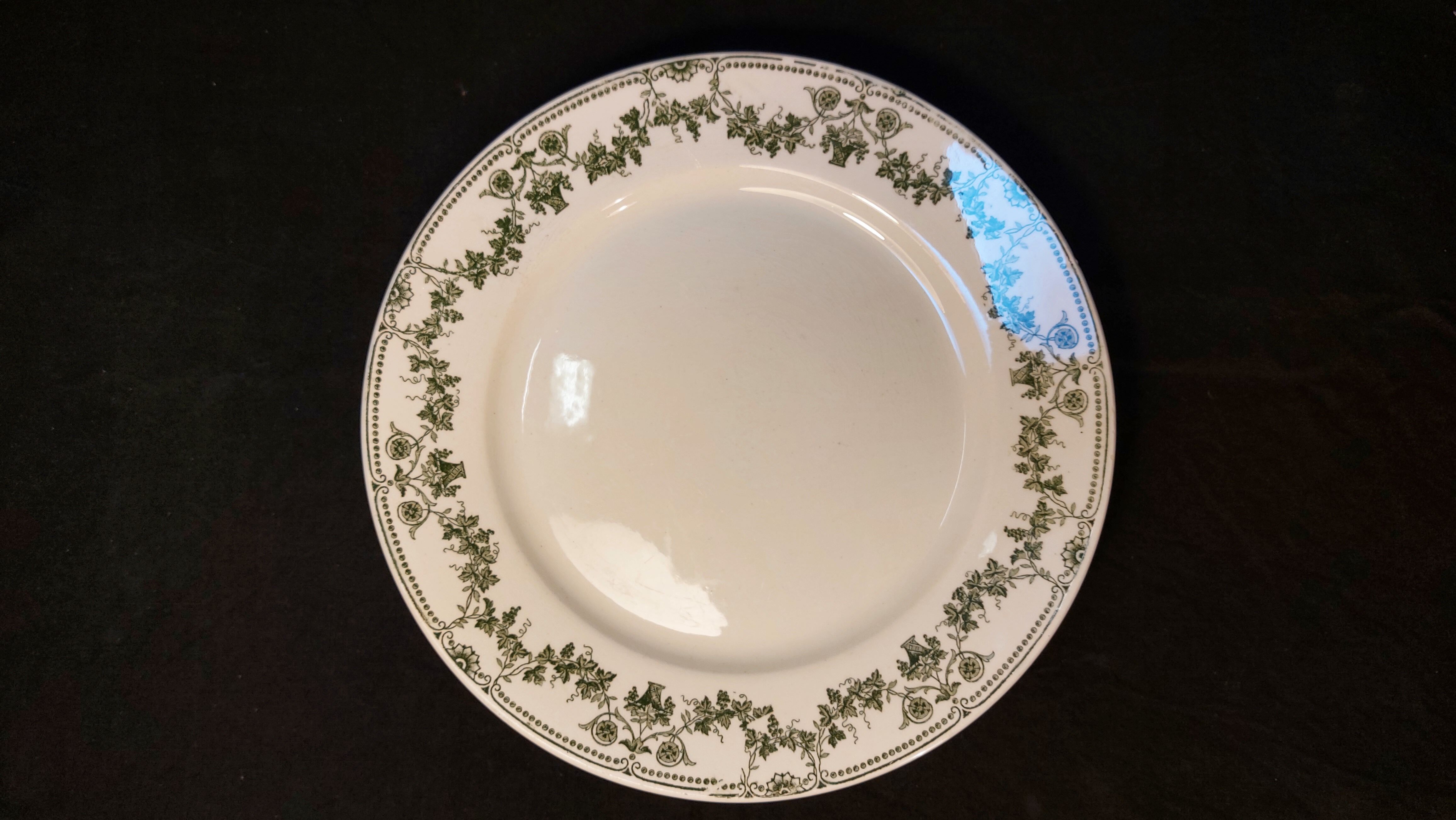Set of 4 antique flat plates in half-porcelain from Badonviller