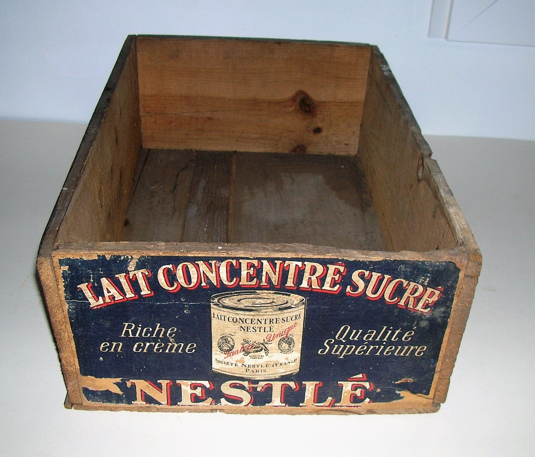 Old wooden Nesle case