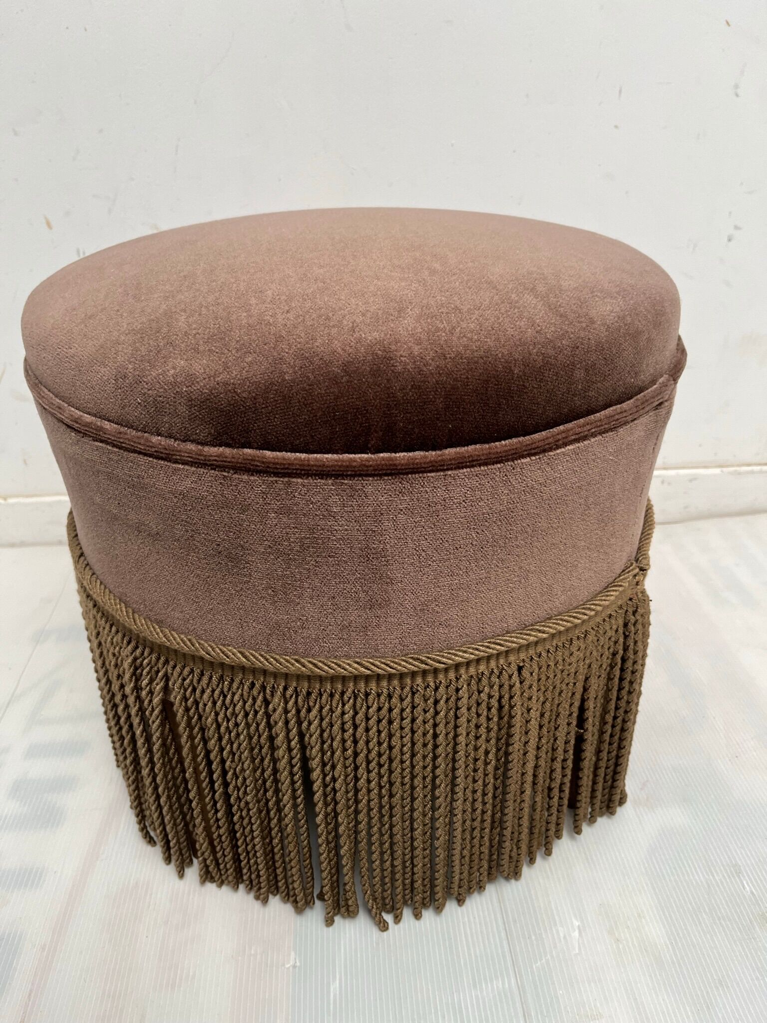 Pouf velours vintage avec frange