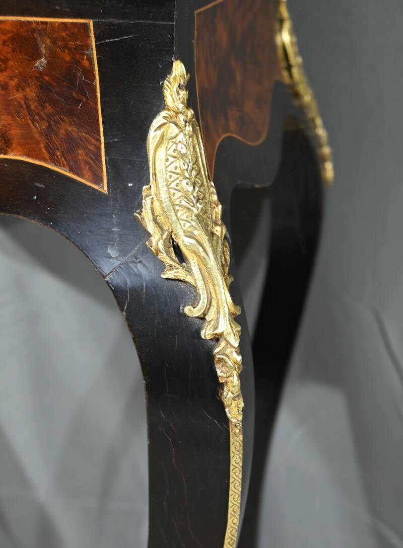 Small Middle Worker in Pear and Amboyna, Napoleon III period – Mid-19th century