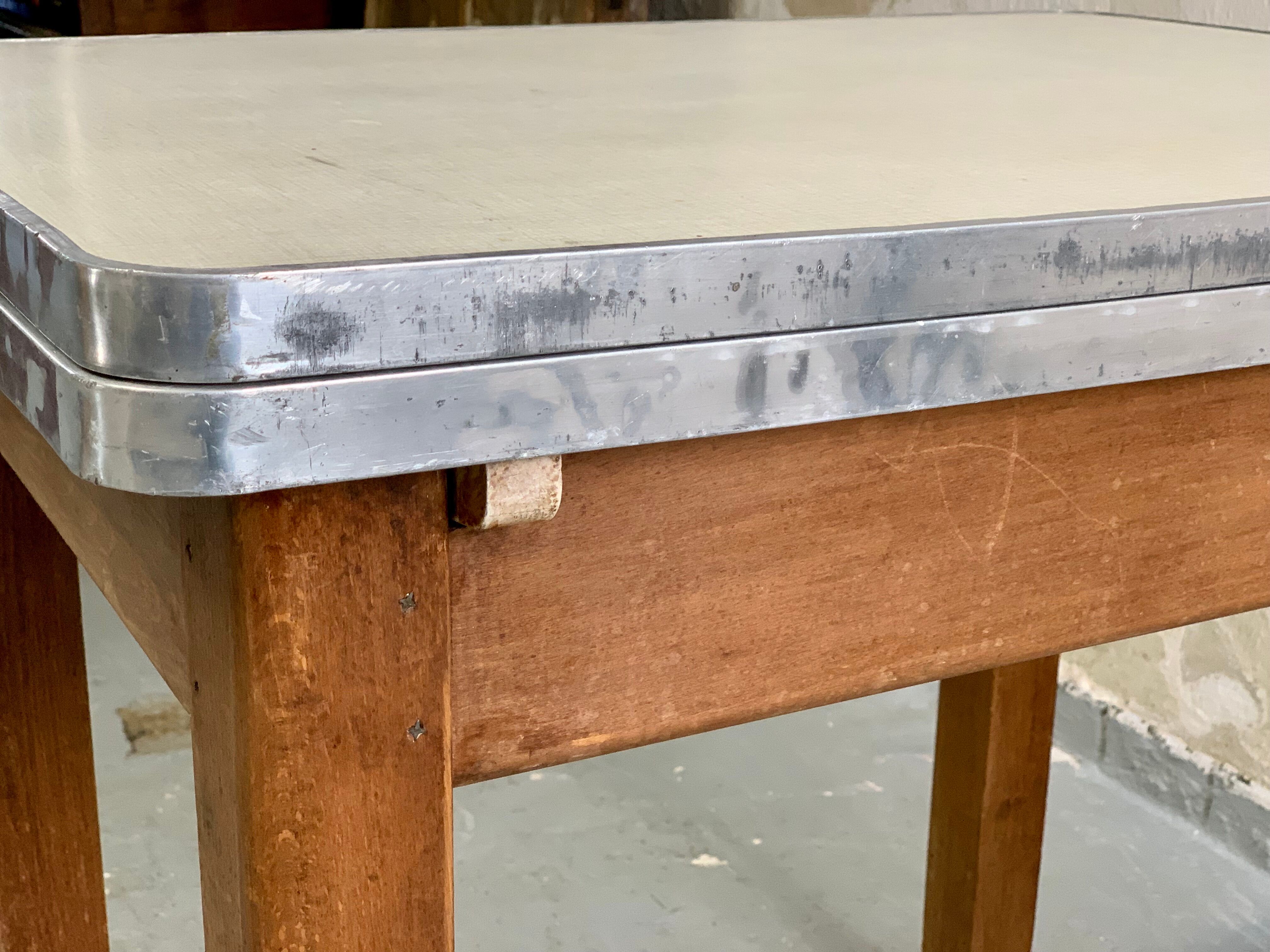 Kitchen table and formica