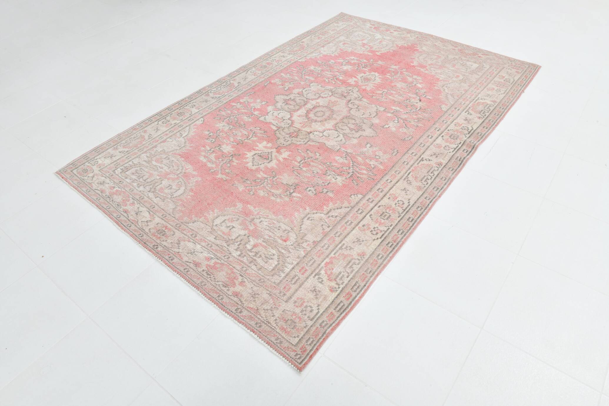 Soft Red & Beige Entryway Handmade Vintage Rug, 170x261 Cm