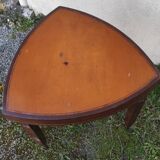 Stella triangular table