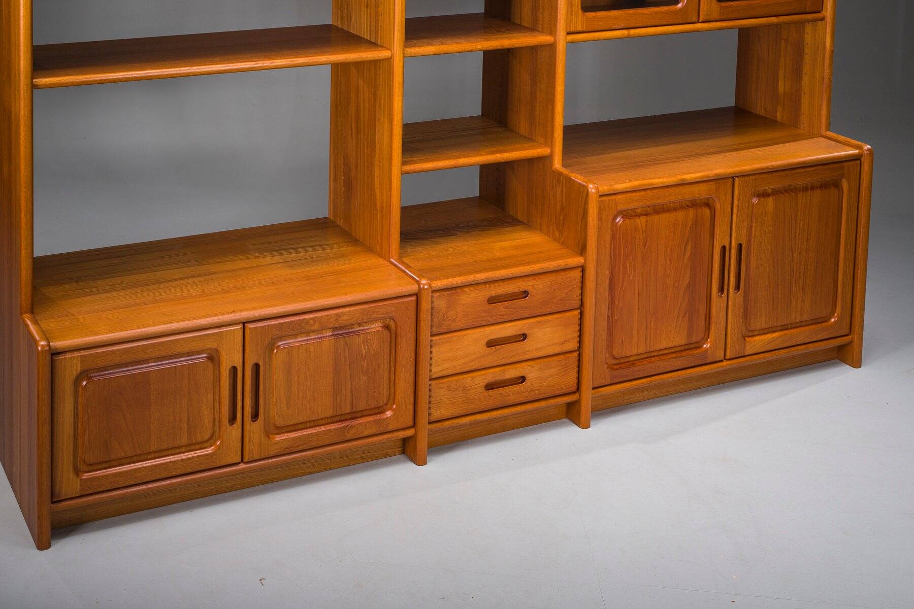 Mid-century modern Danish modular teak wall unit from Dyrlund, Denmark, 1970s