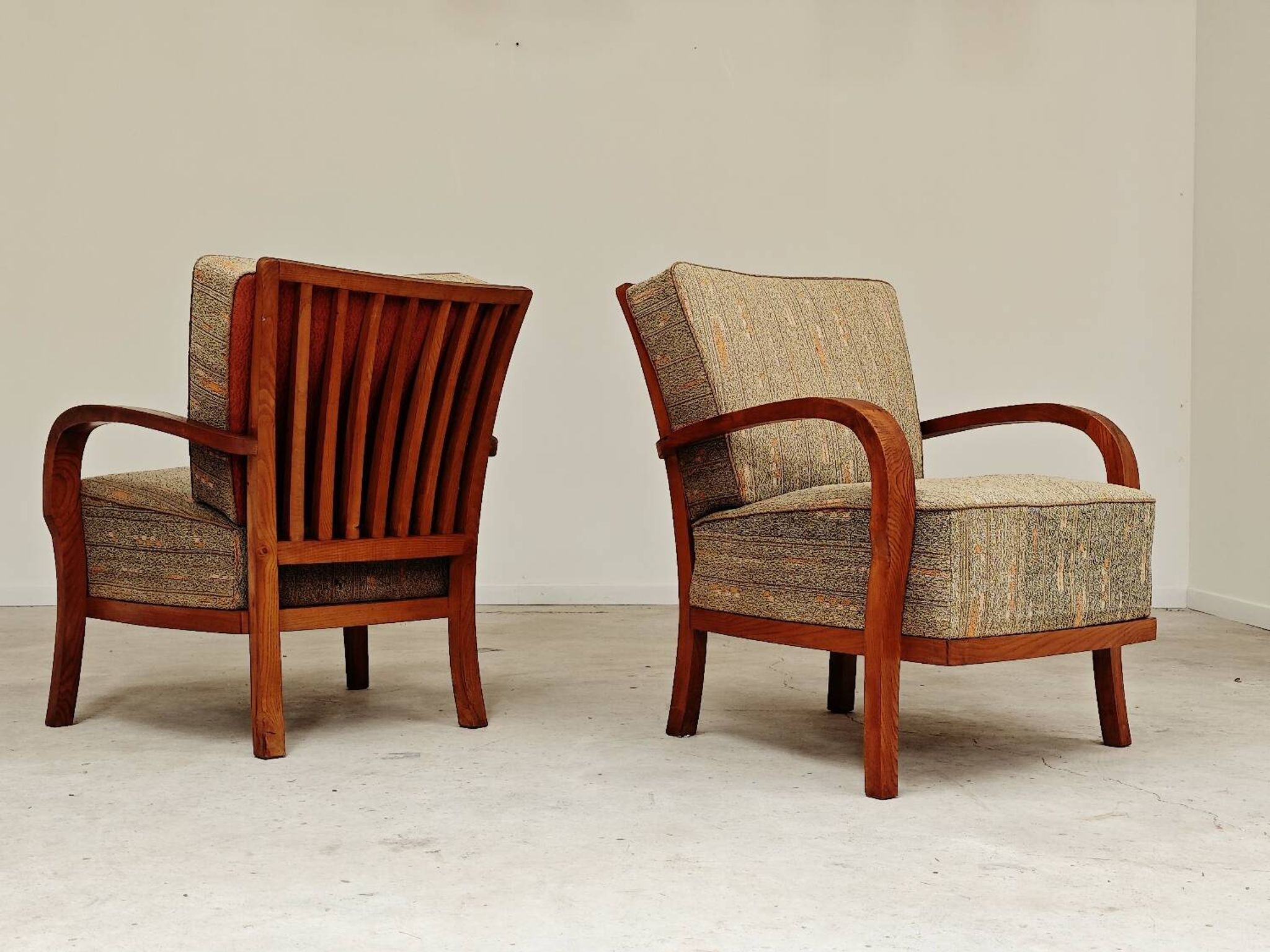 Paire de fauteuils Krasna Jizba Art déco bois massif
