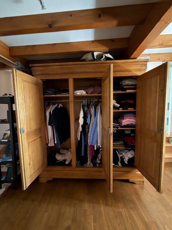 Solid oak wardrobe with 3 doors