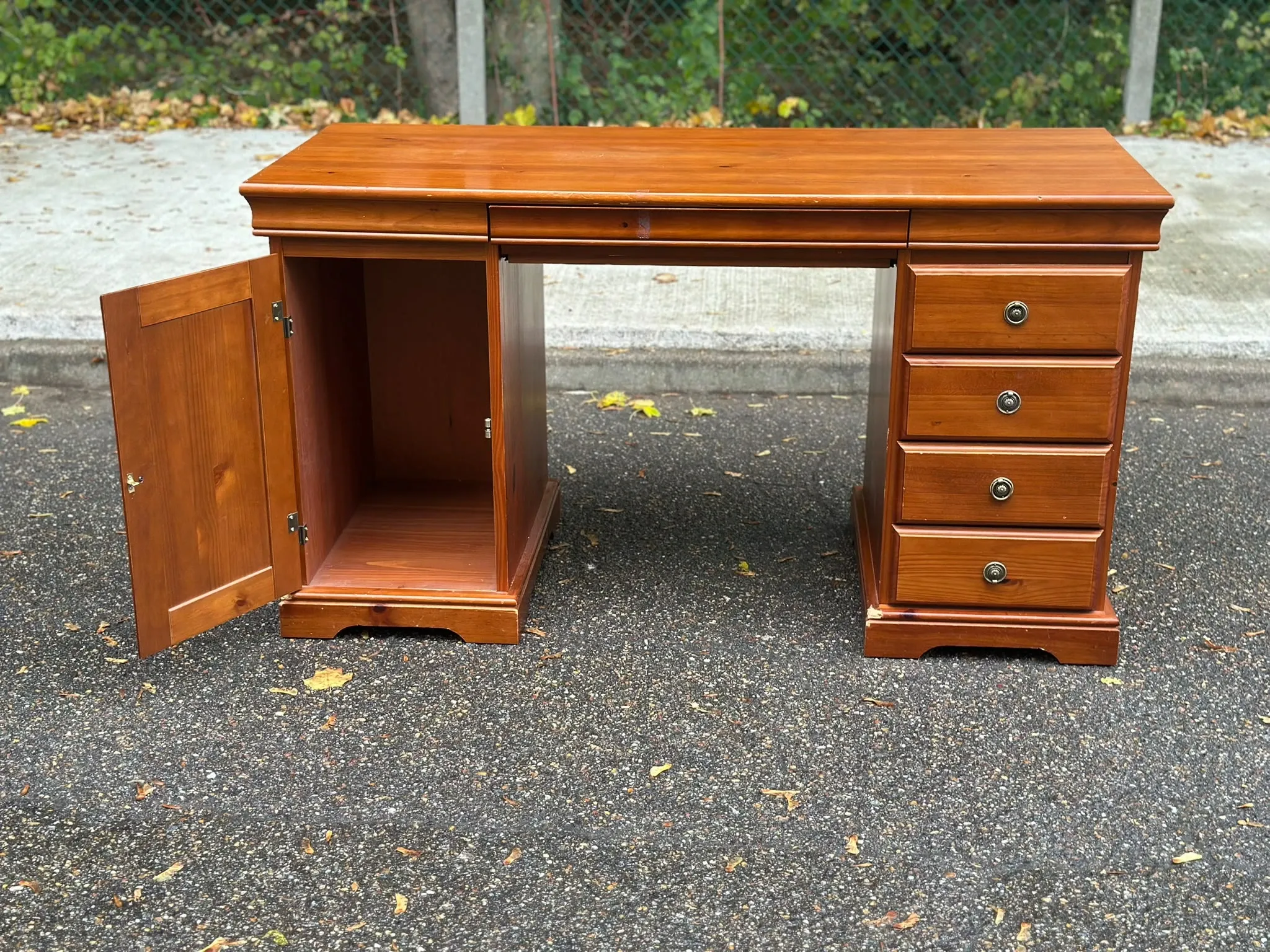 Minister's desk solid wood drawers storage keyboard shelf 140x60 1980