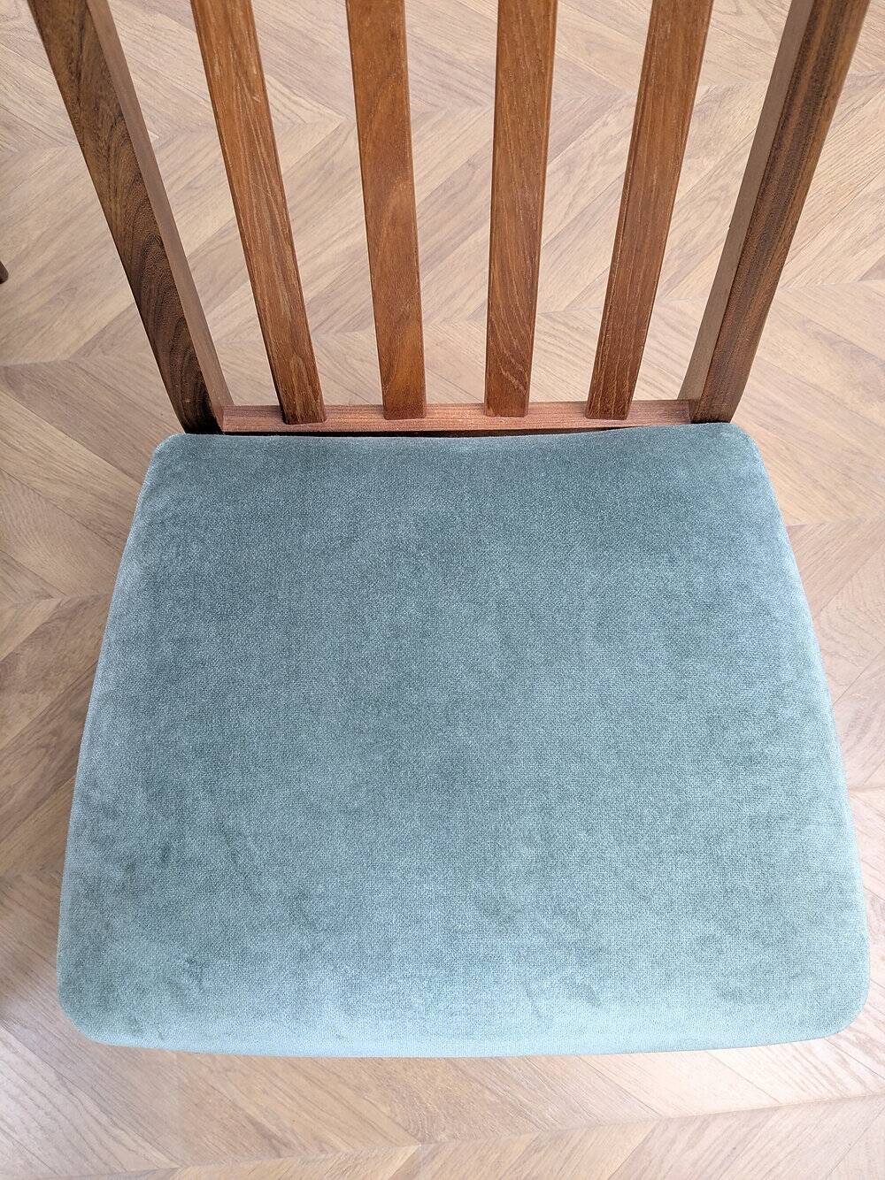 4 chaises et 2 fauteuils Gplan vintage en teck