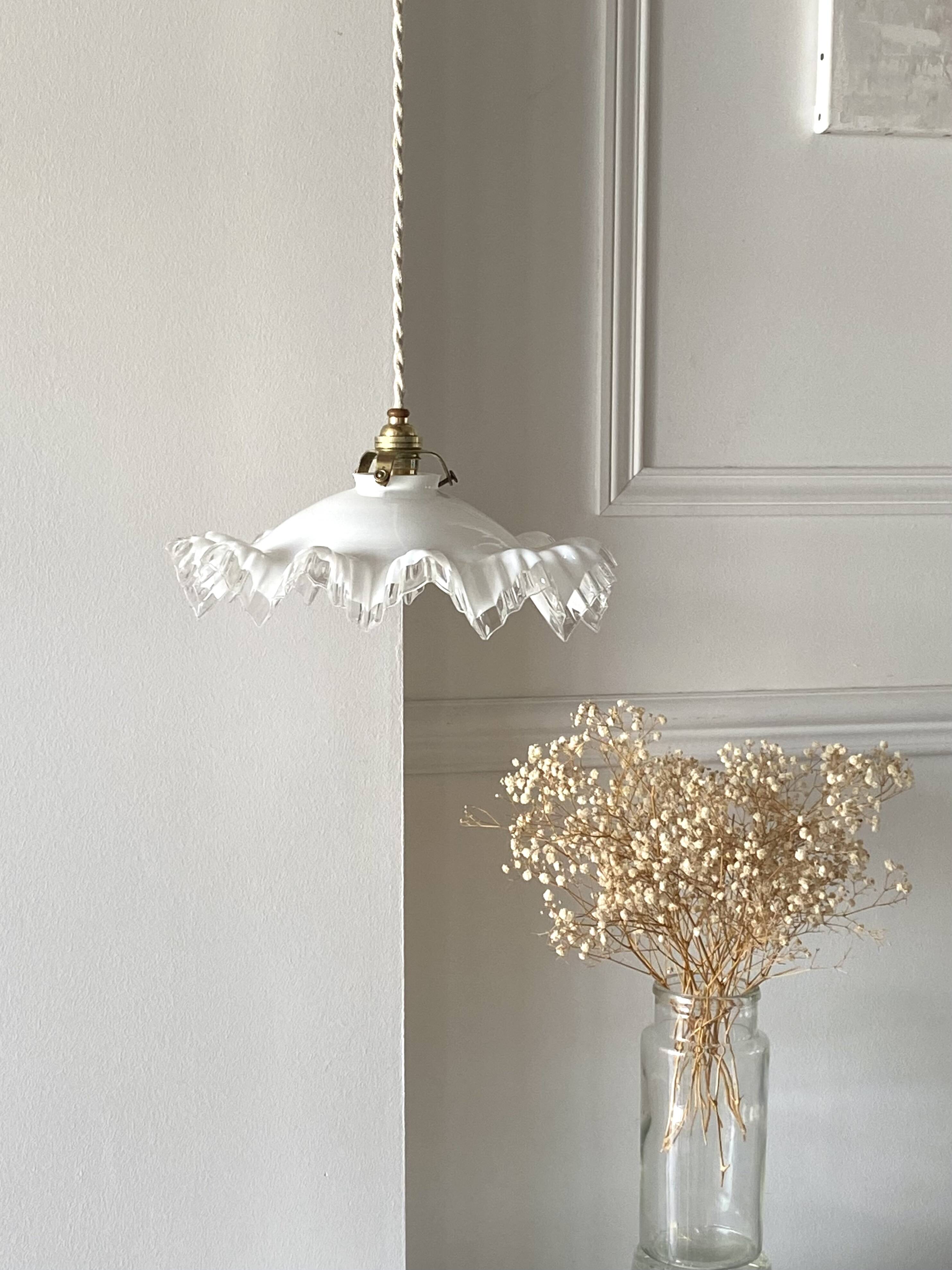 Opaline suspension "Frou frou"