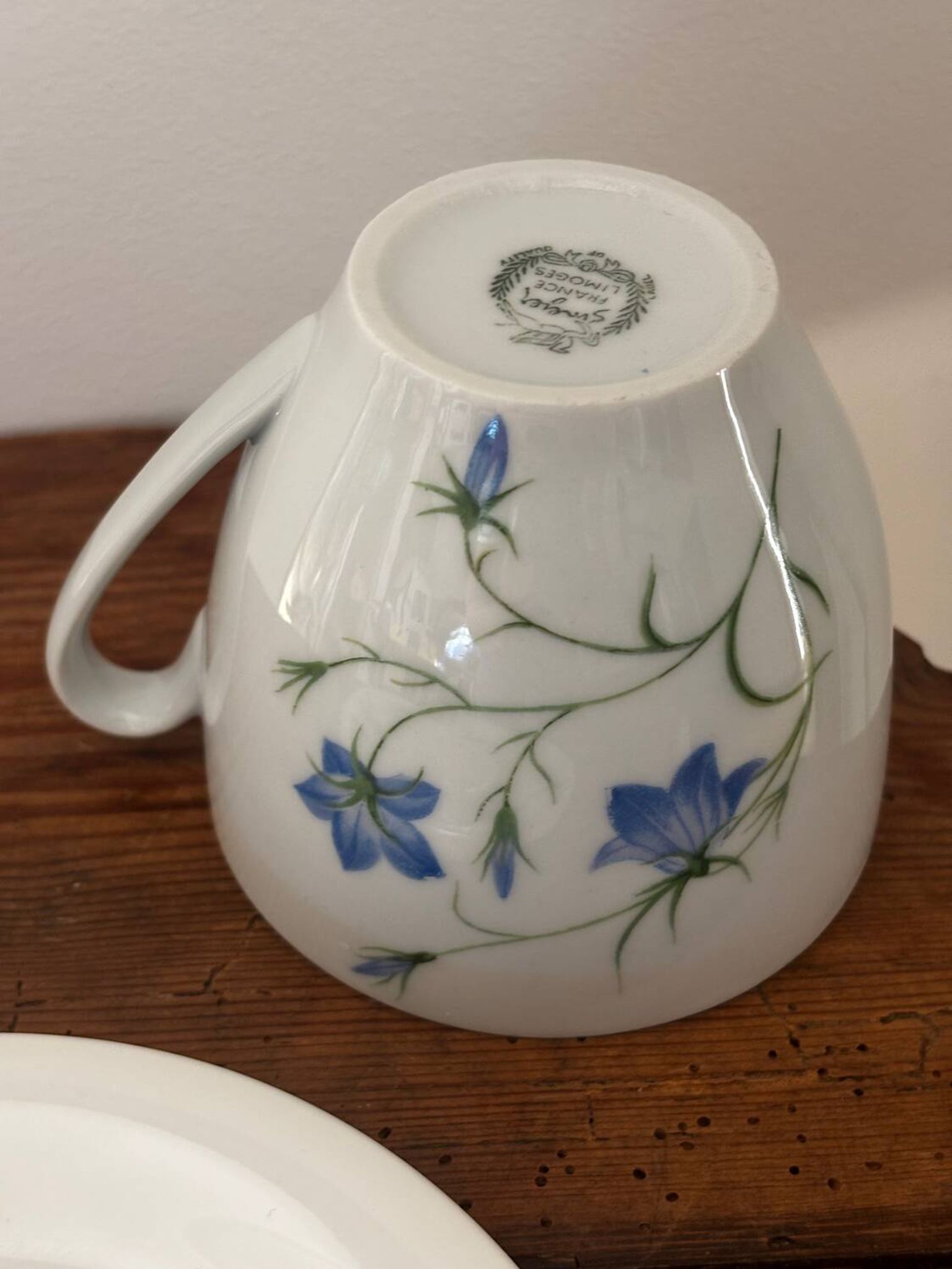 Superb cup and saucer with blue flowers, Limoges porcelain, monkey
