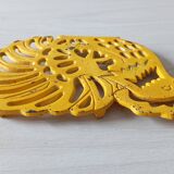 Metal trivet