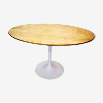 Oval table tulip foot