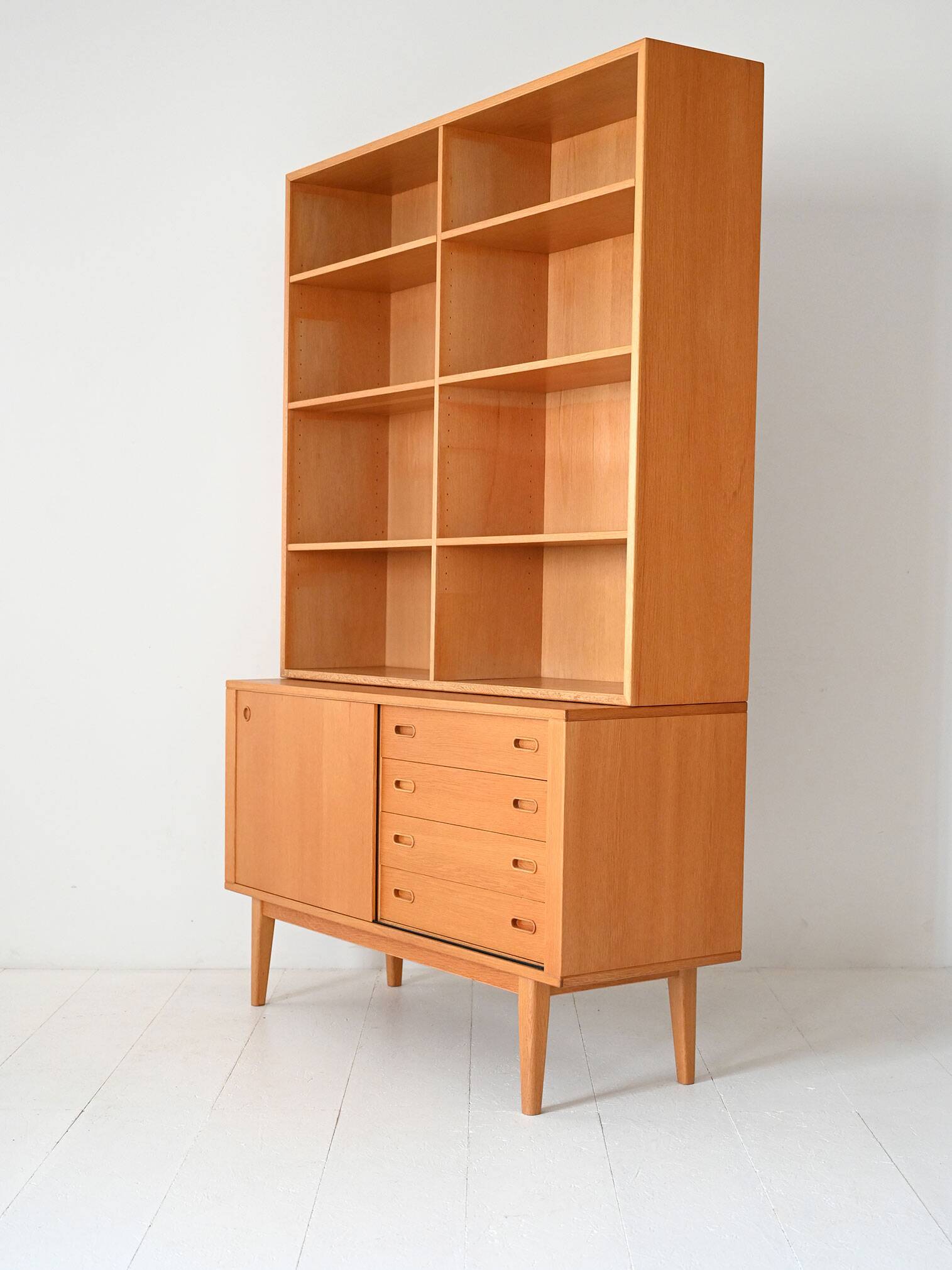 Bibliothèque de rangement vintage scandinave en chêne