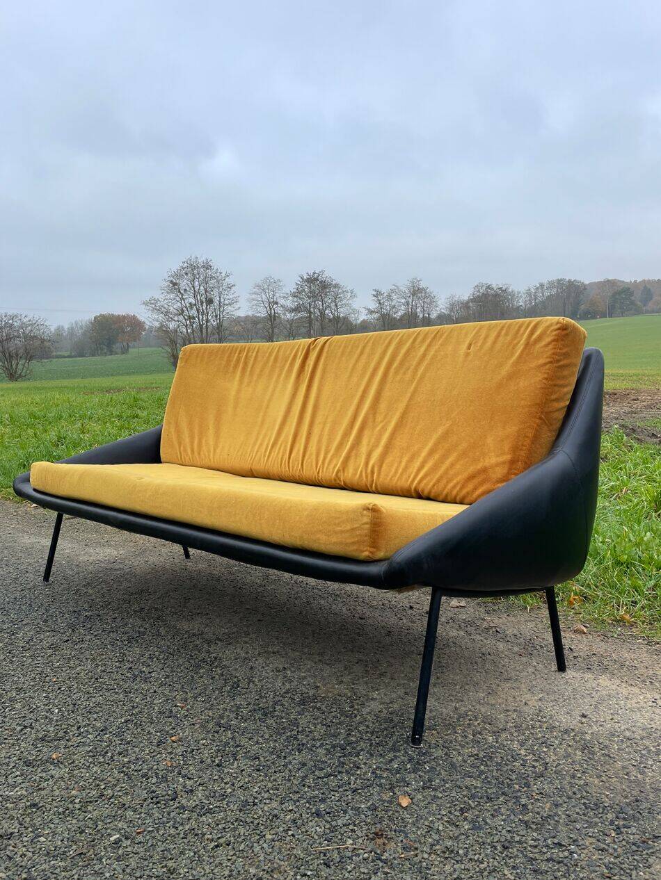 Model 800 canapé, creation and edition by Steiner, around 1958