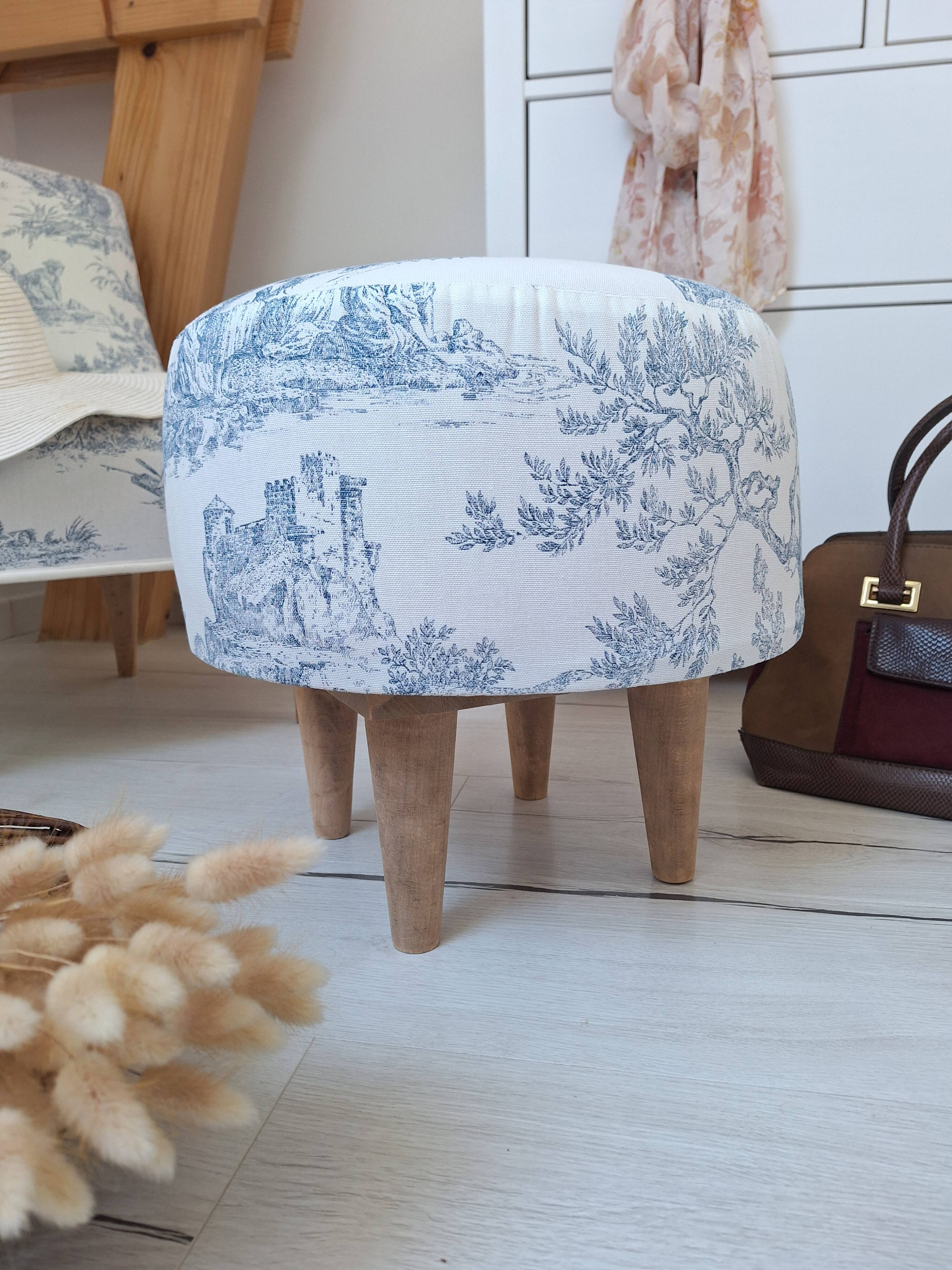 Pouf / Repose pieds vintage en toile de Jouy bleu