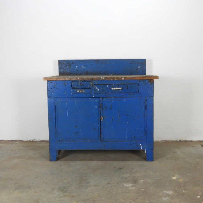 Flea market establishment