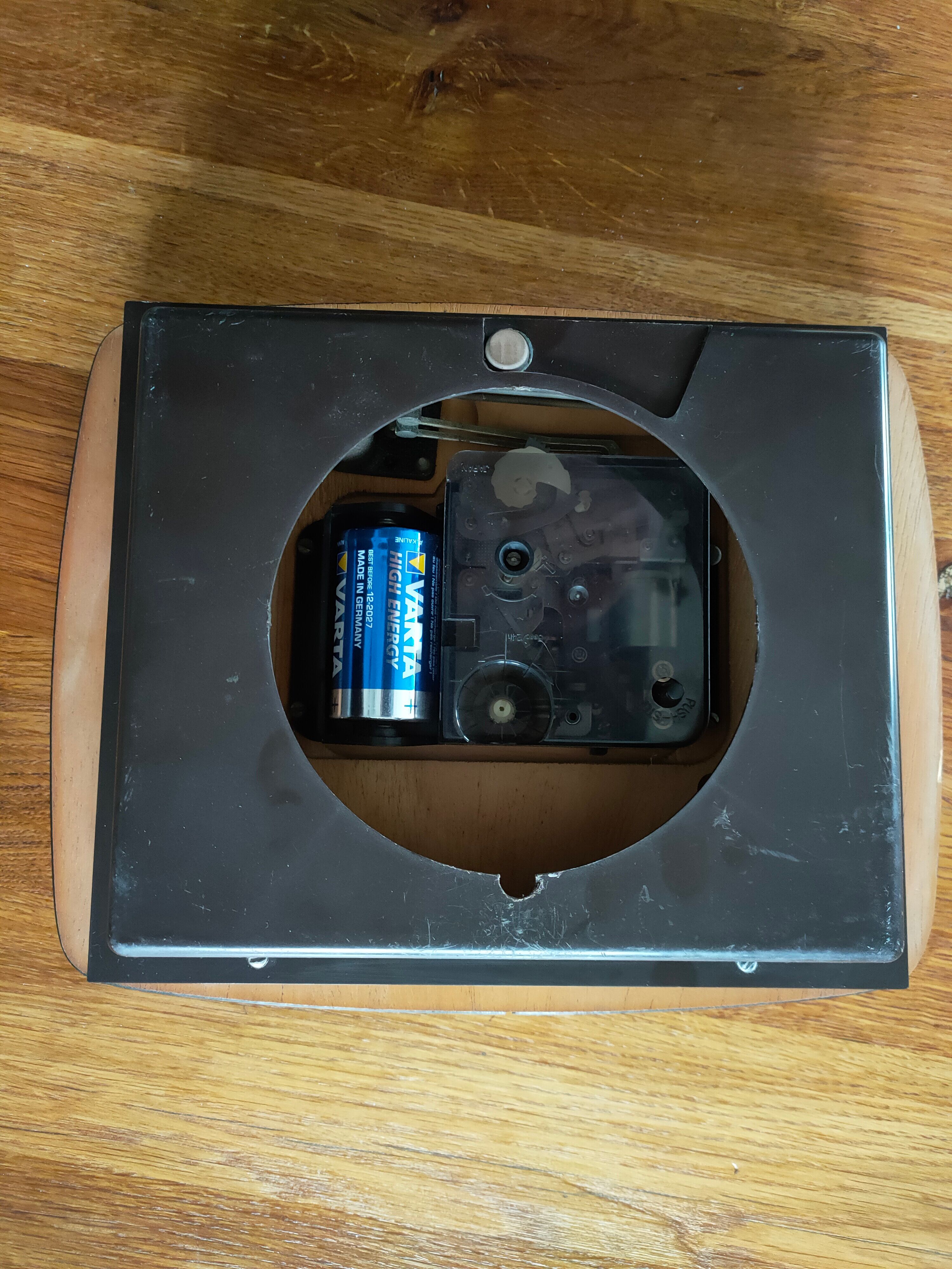 Vintage clock featured